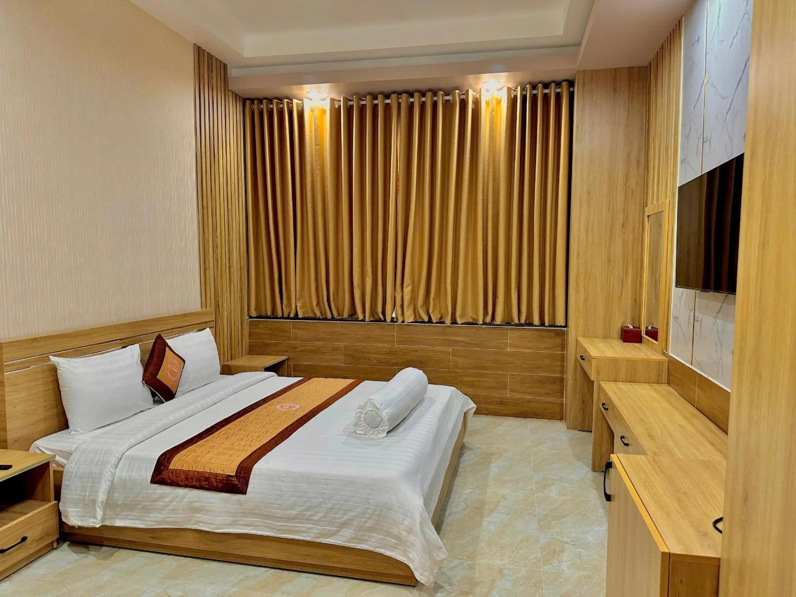 TV and multimedia, Bed in Phuc Hung 2 Hotel