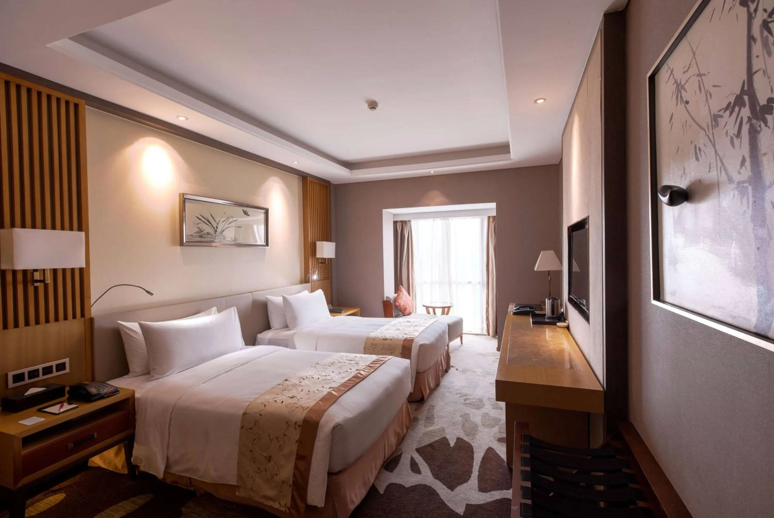 Photo of the whole room, Bed in Ramada Plaza By Wyndham Fuzhou South