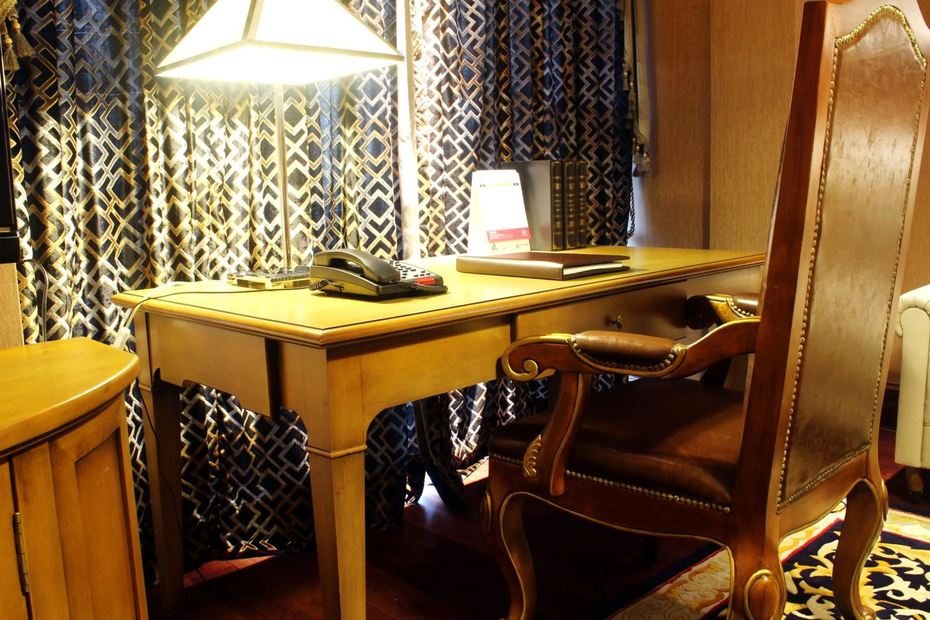 Seating area in Ramada Plaza By Wyndham Fuzhou South