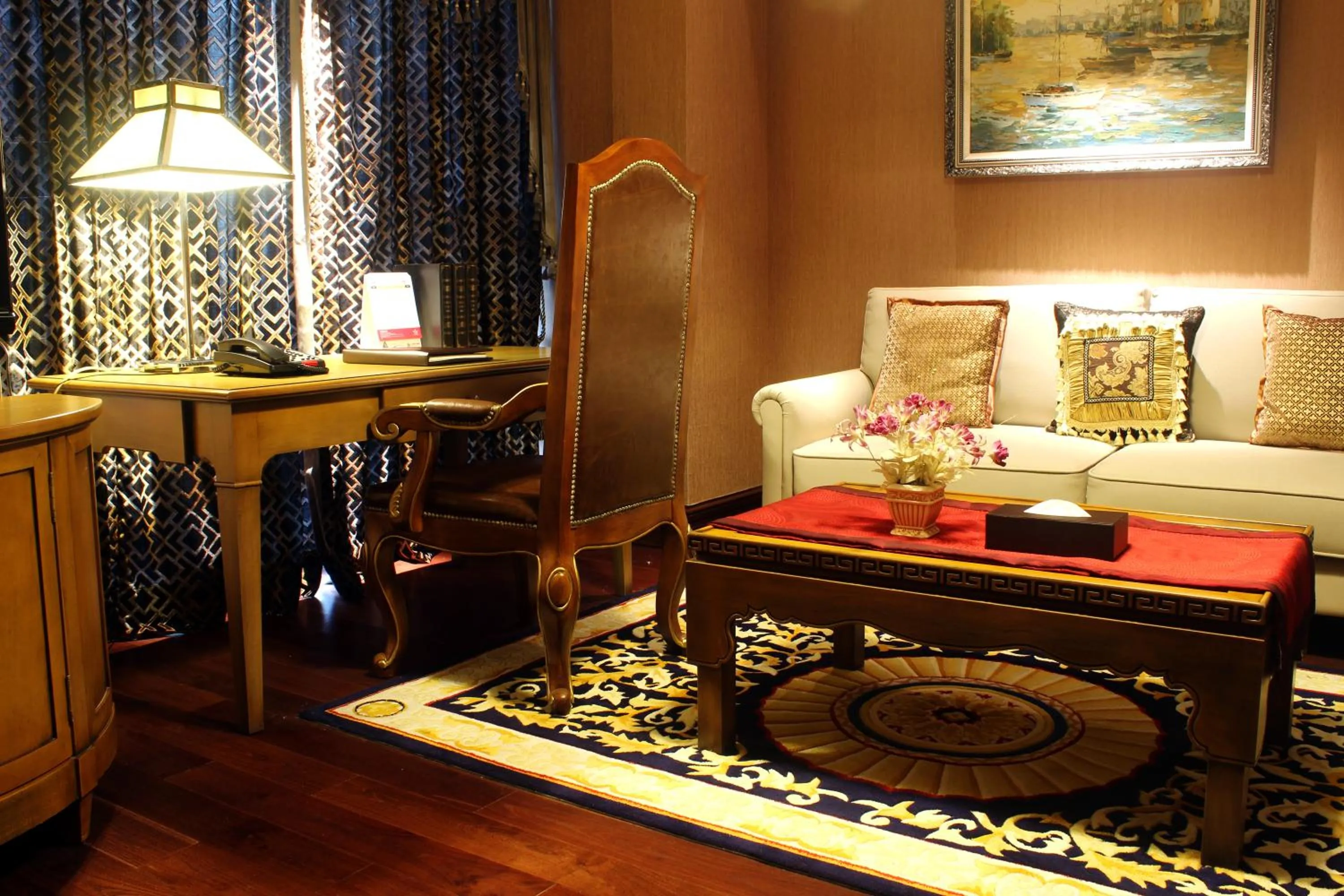 Living room, Bed in Ramada Plaza By Wyndham Fuzhou South