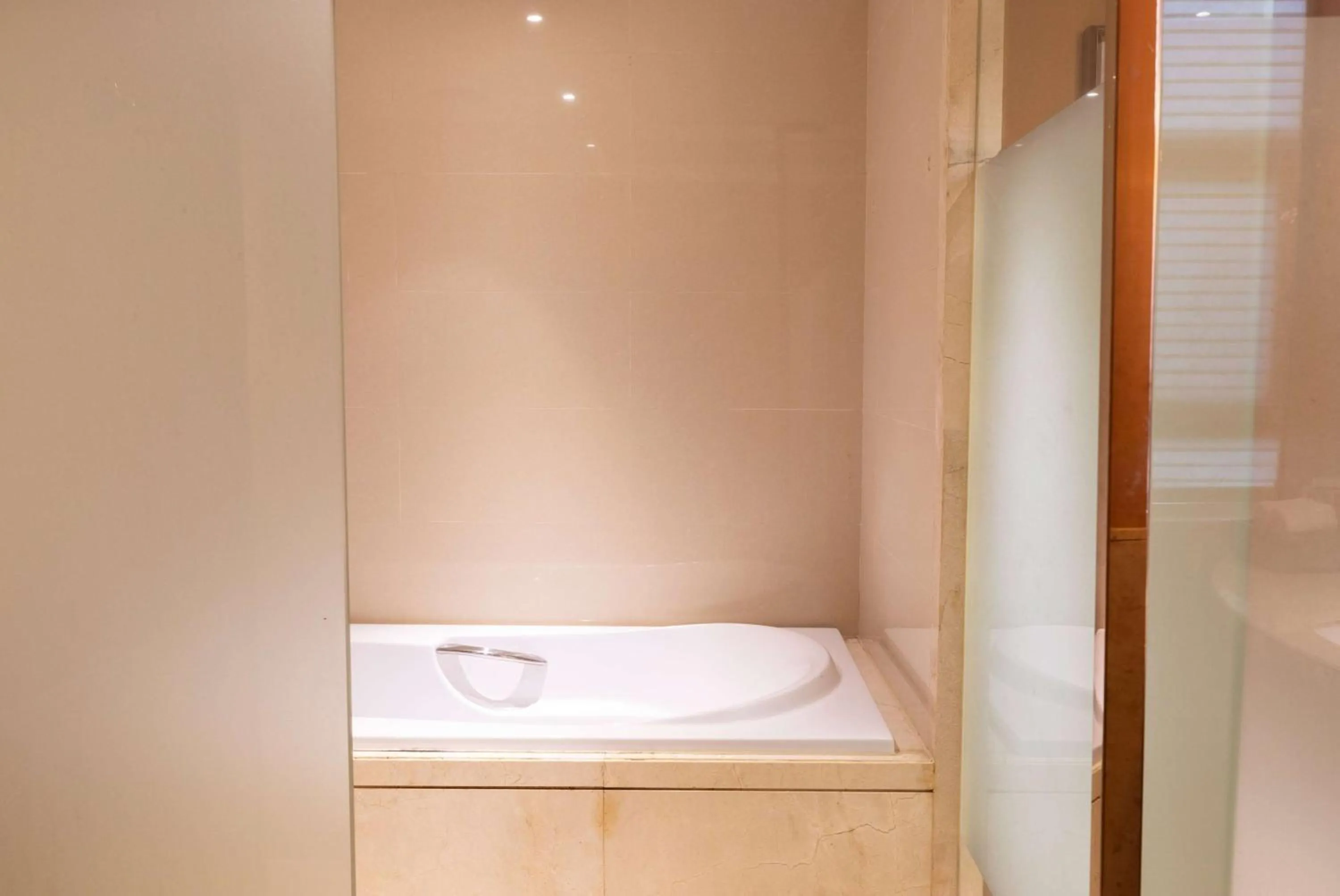 Photo of the whole room in Ramada Plaza By Wyndham Fuzhou South