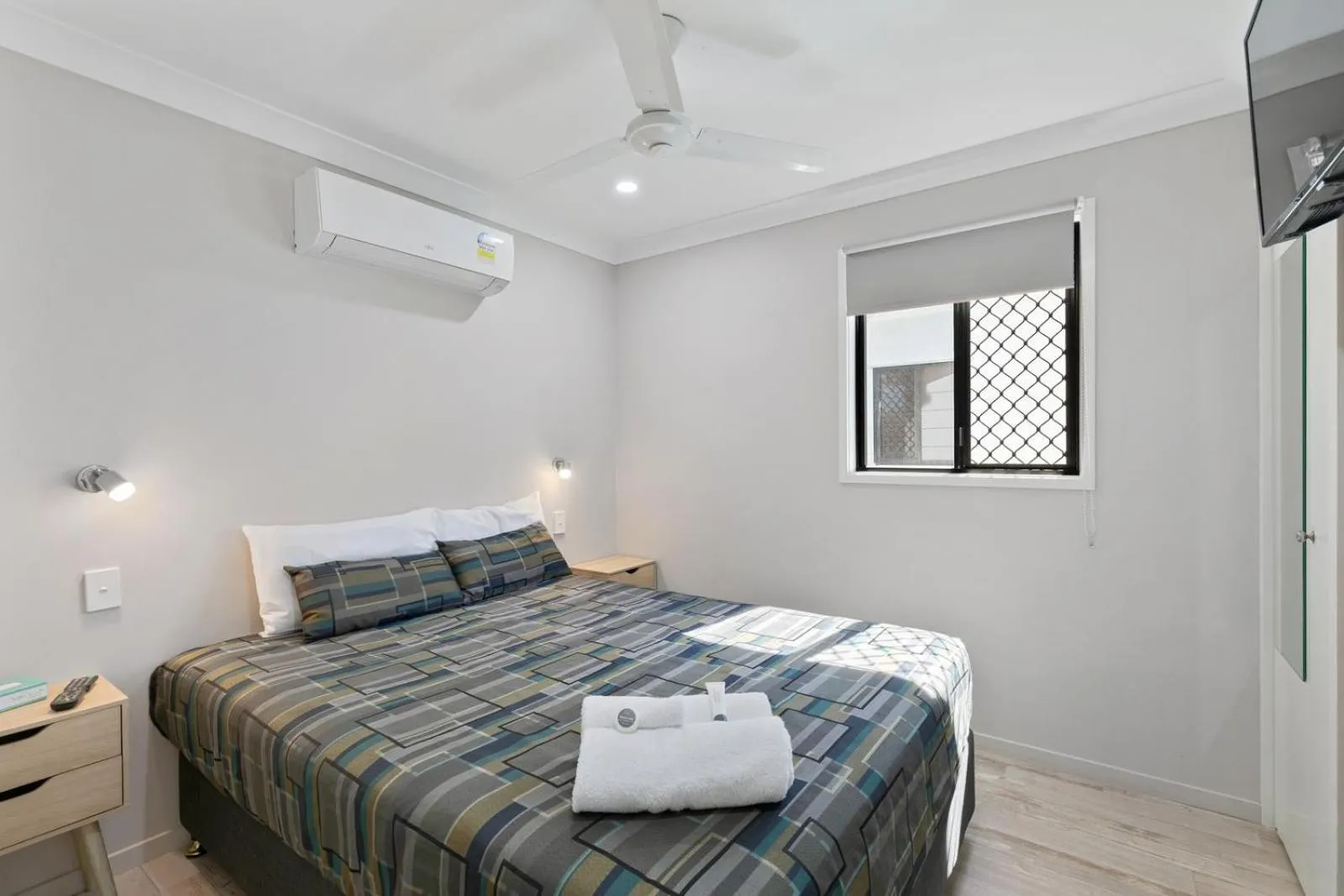 Bedroom, Bed in Ingenia Holidays Townsville