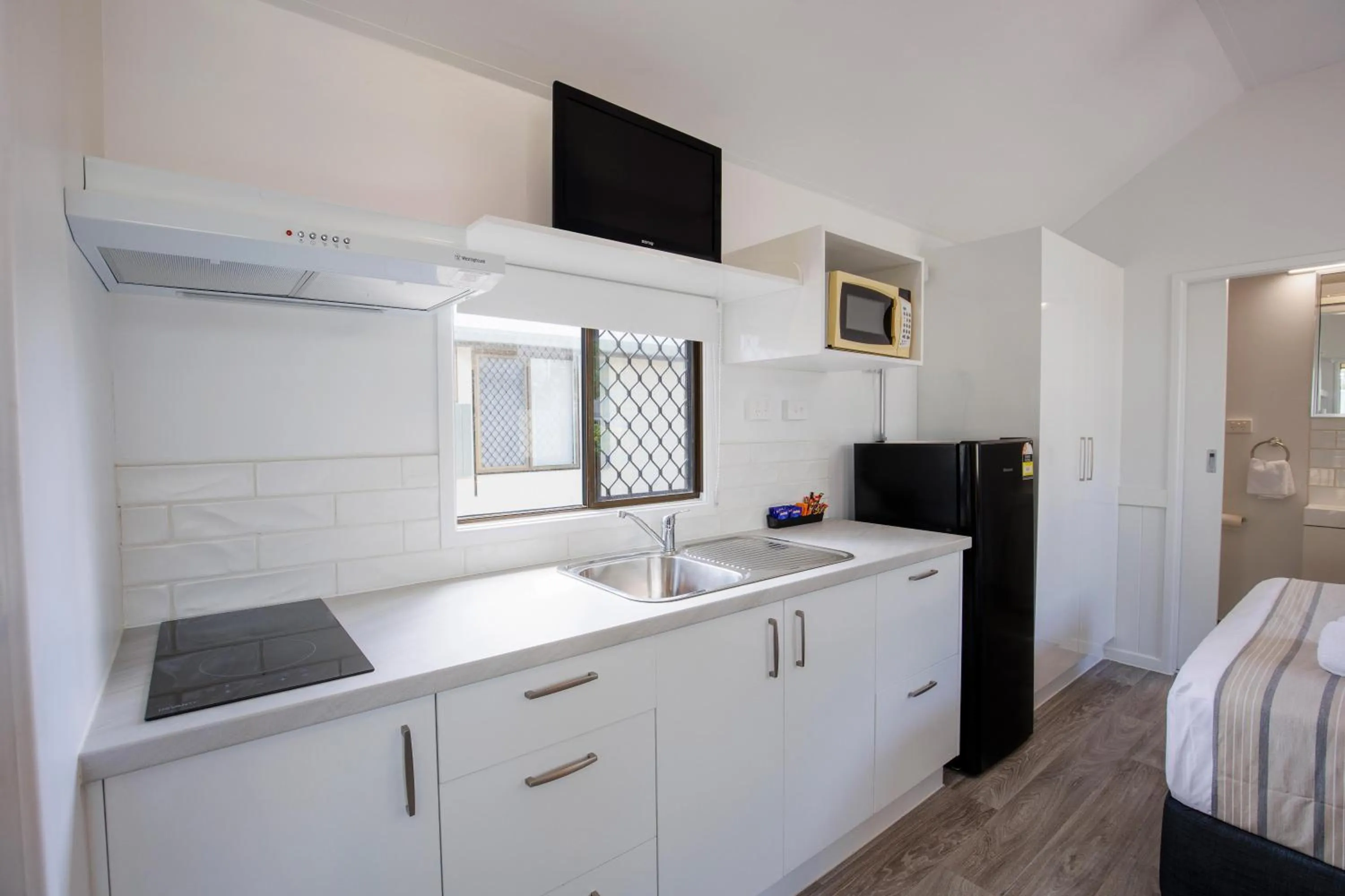 kitchen, Bed in Ingenia Holidays Townsville