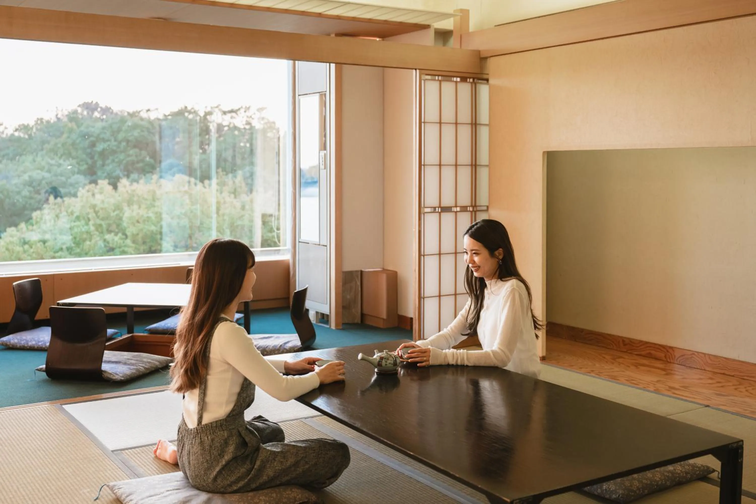 Seating area in Kikusuitei