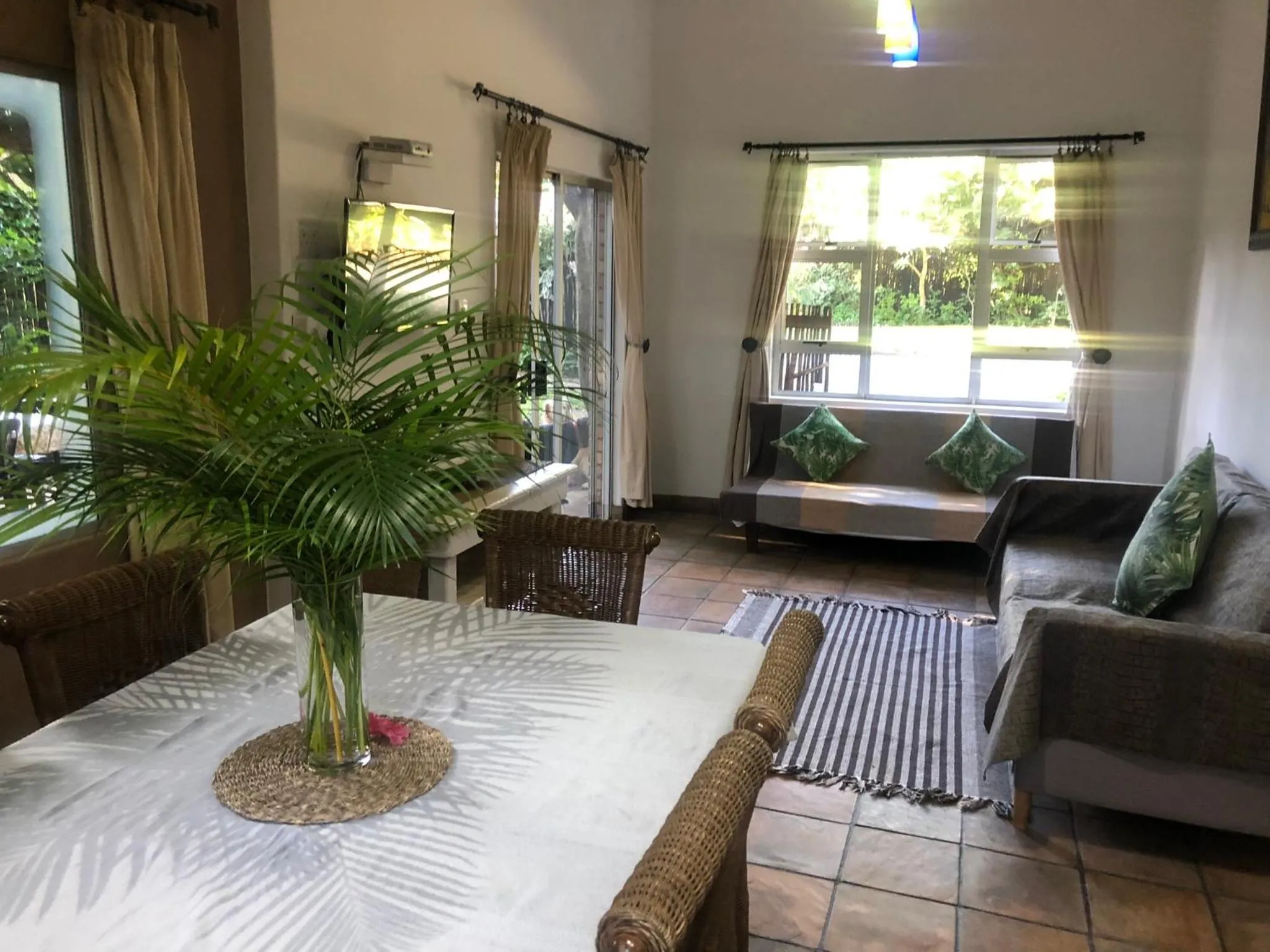 Living room in Ingwenya Lodge