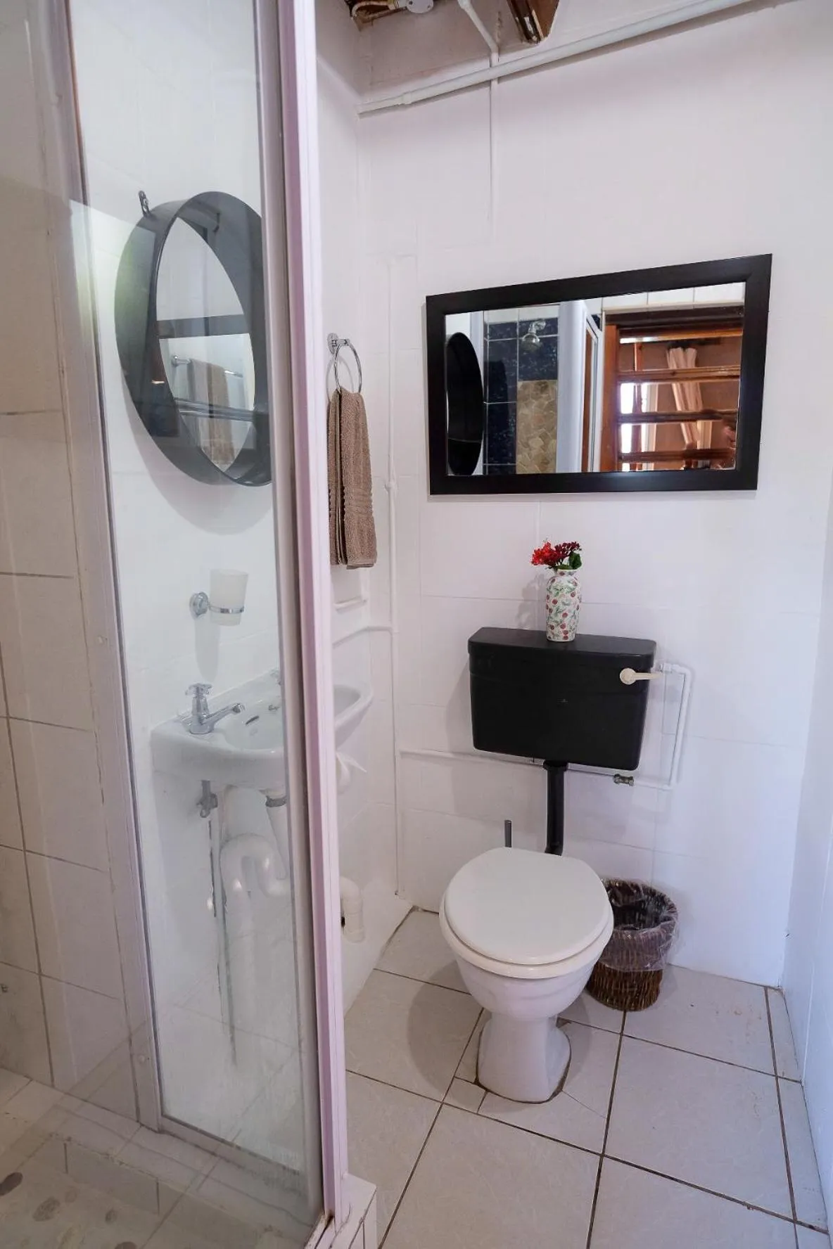 Shower in Ingwenya Lodge