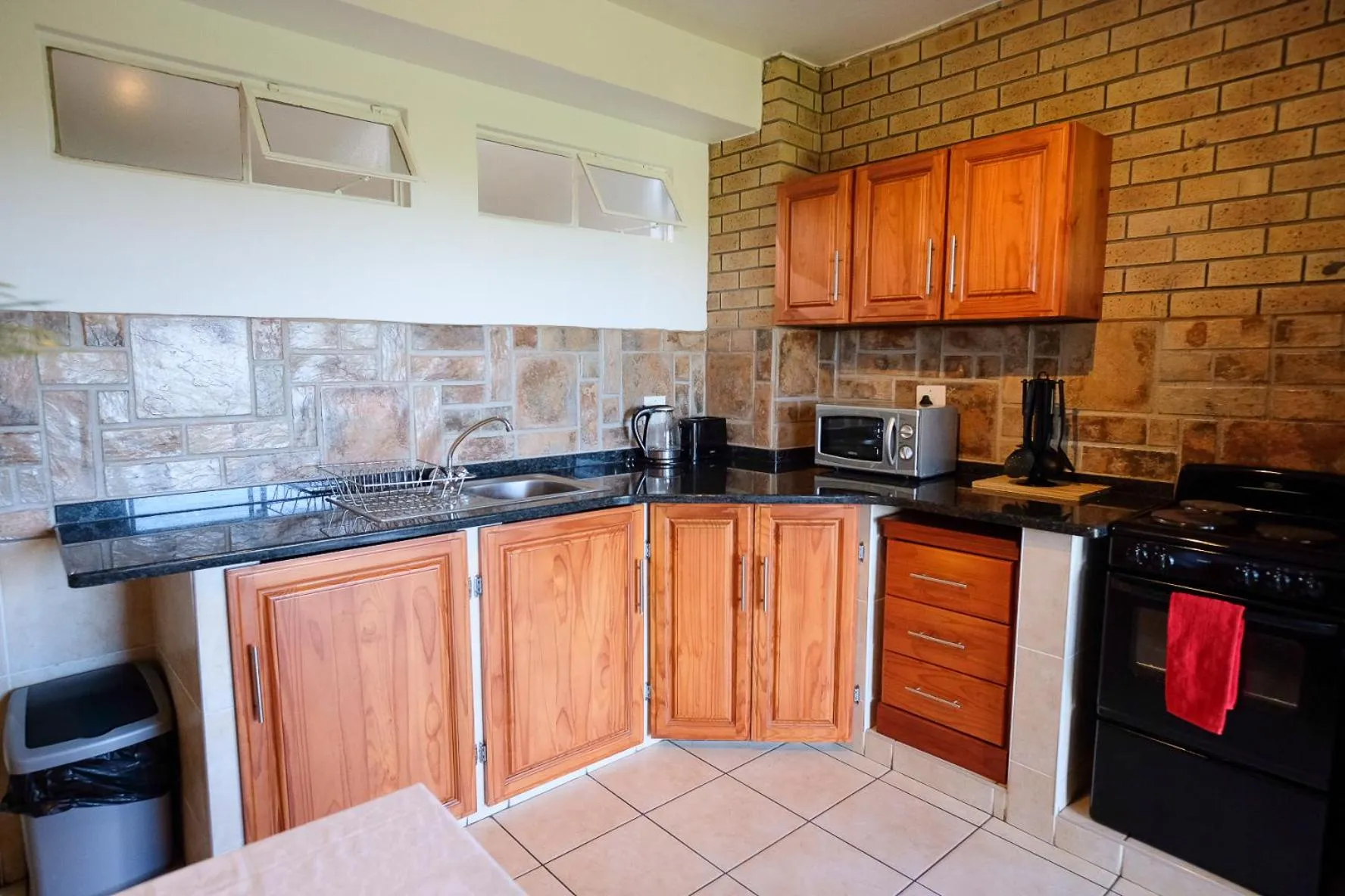 Kitchen or kitchenette in Ingwenya Lodge