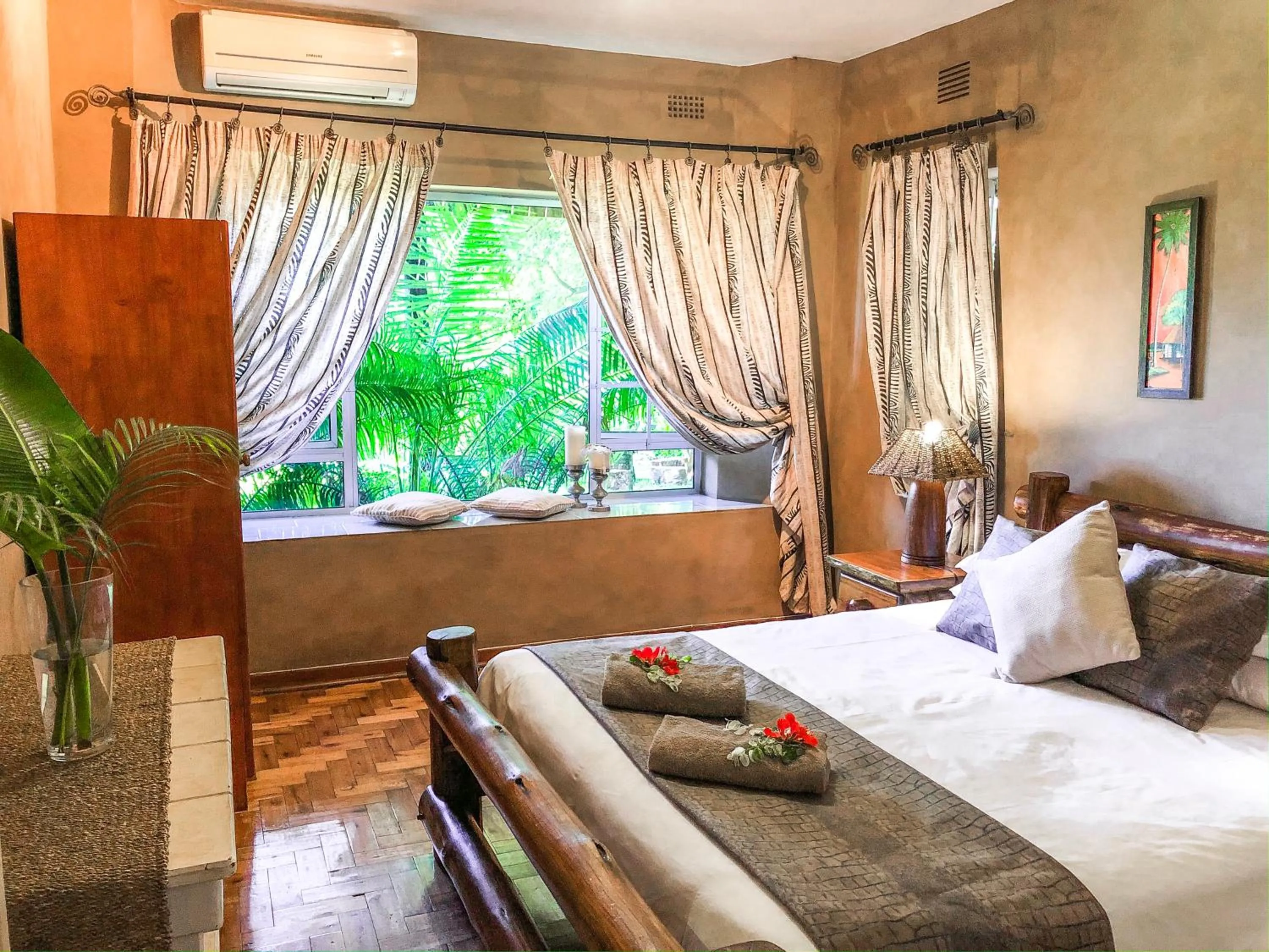 Bedroom in Ingwenya Lodge