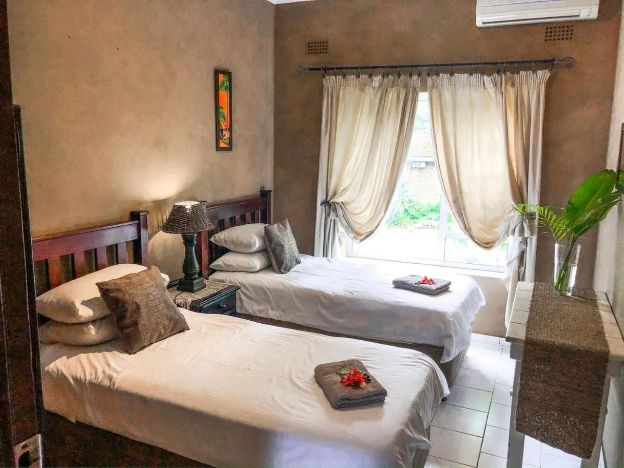 Bed in Ingwenya Lodge