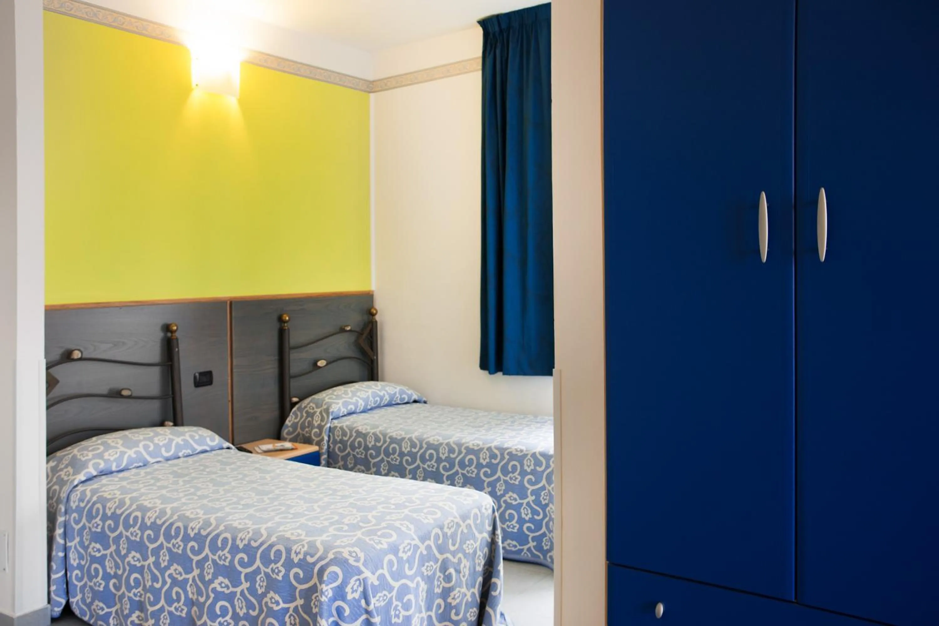 Bed in Hotel Côte D'Est