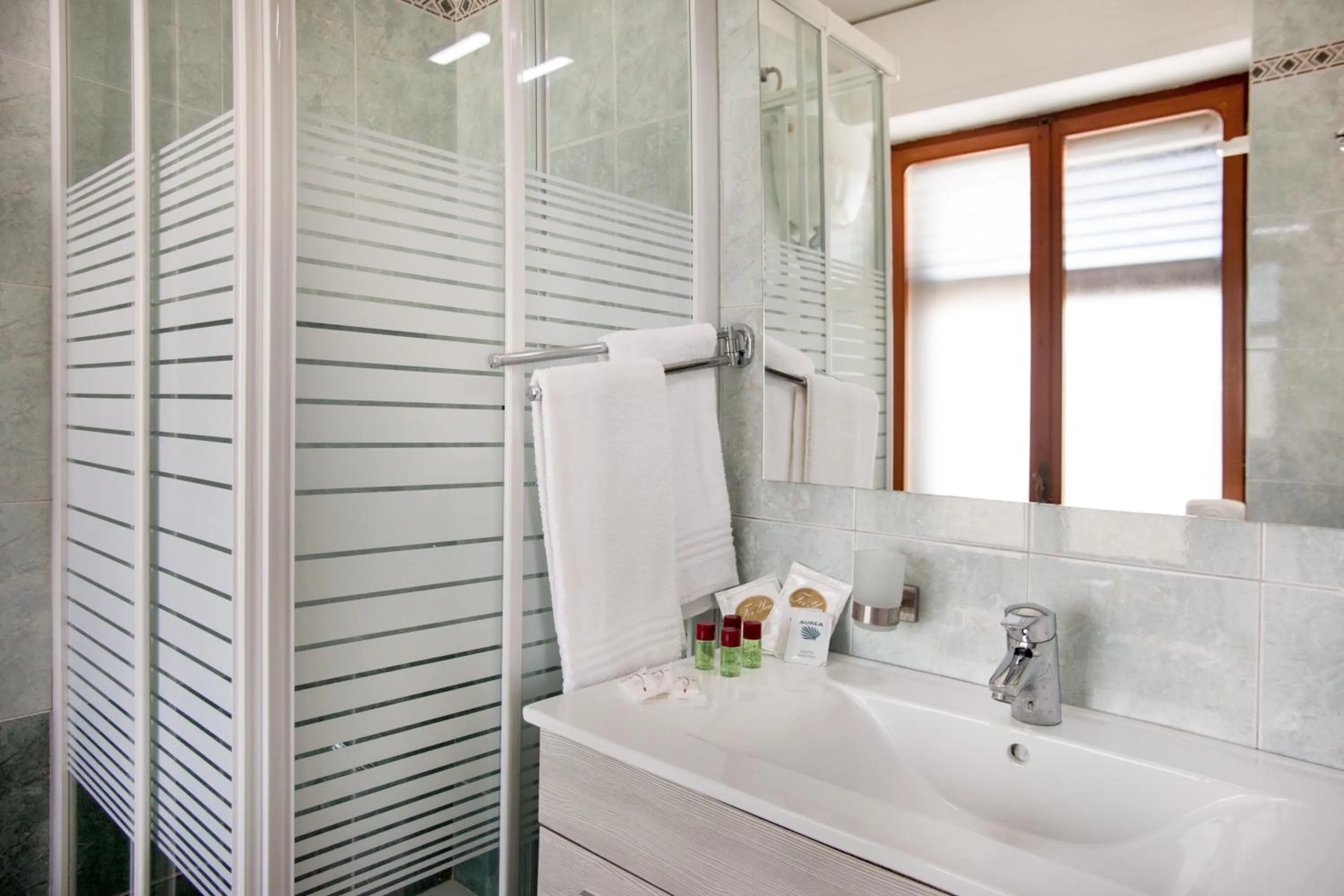 Bathroom in Hotel Côte D'Est