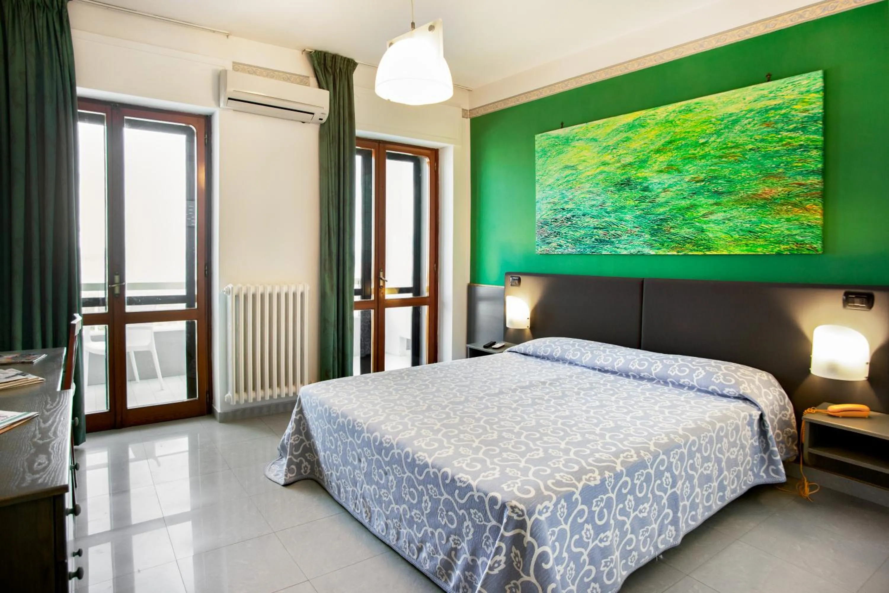 Bed in Hotel Côte D'Est