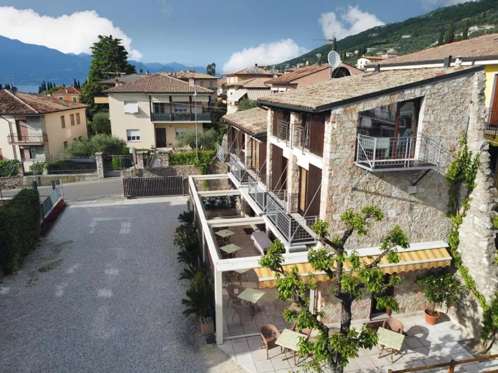 Property building in Garni Onda