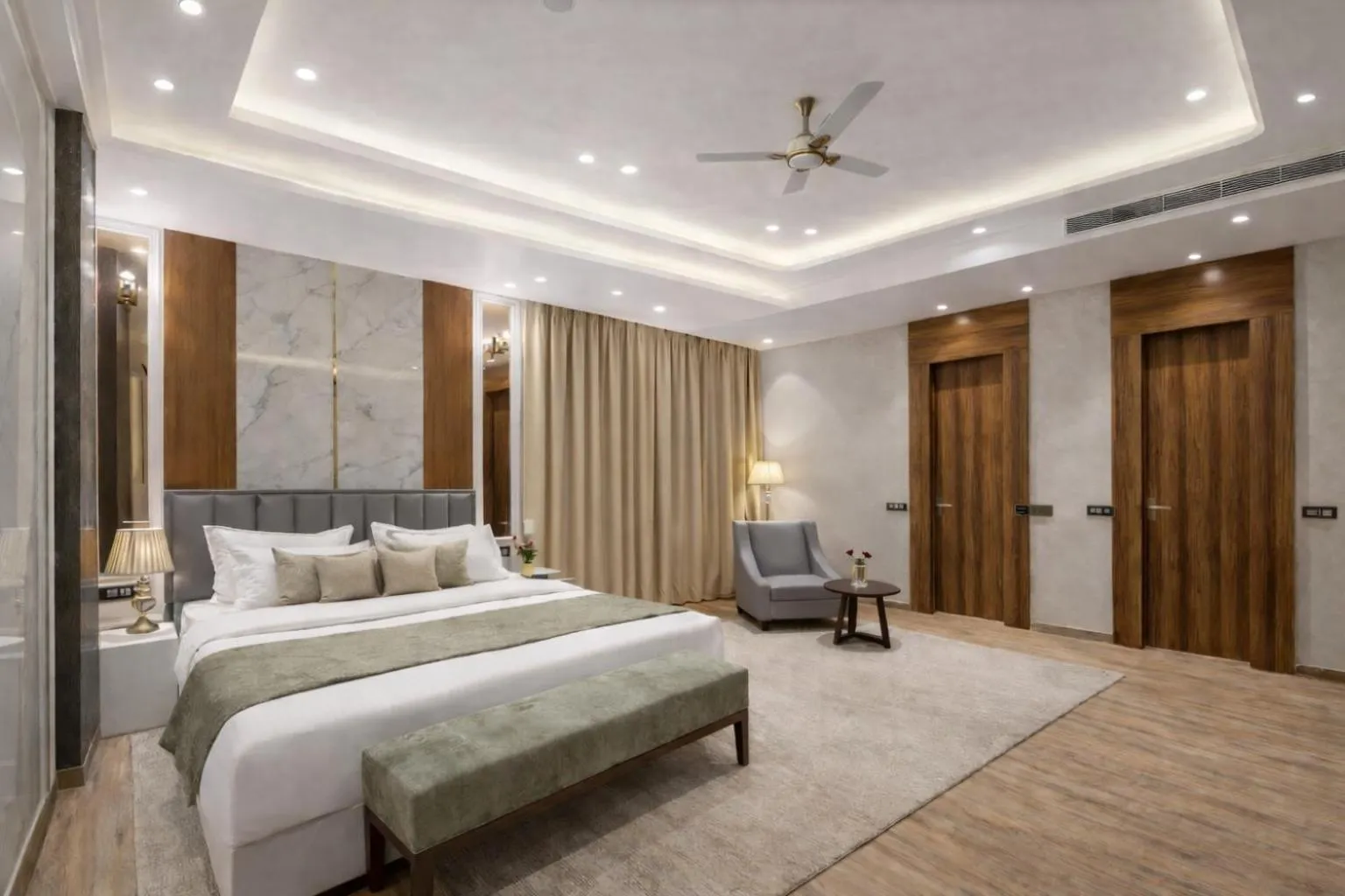 Photo of the whole room, Bed in Hotel Aroma Suites Delhi Airport