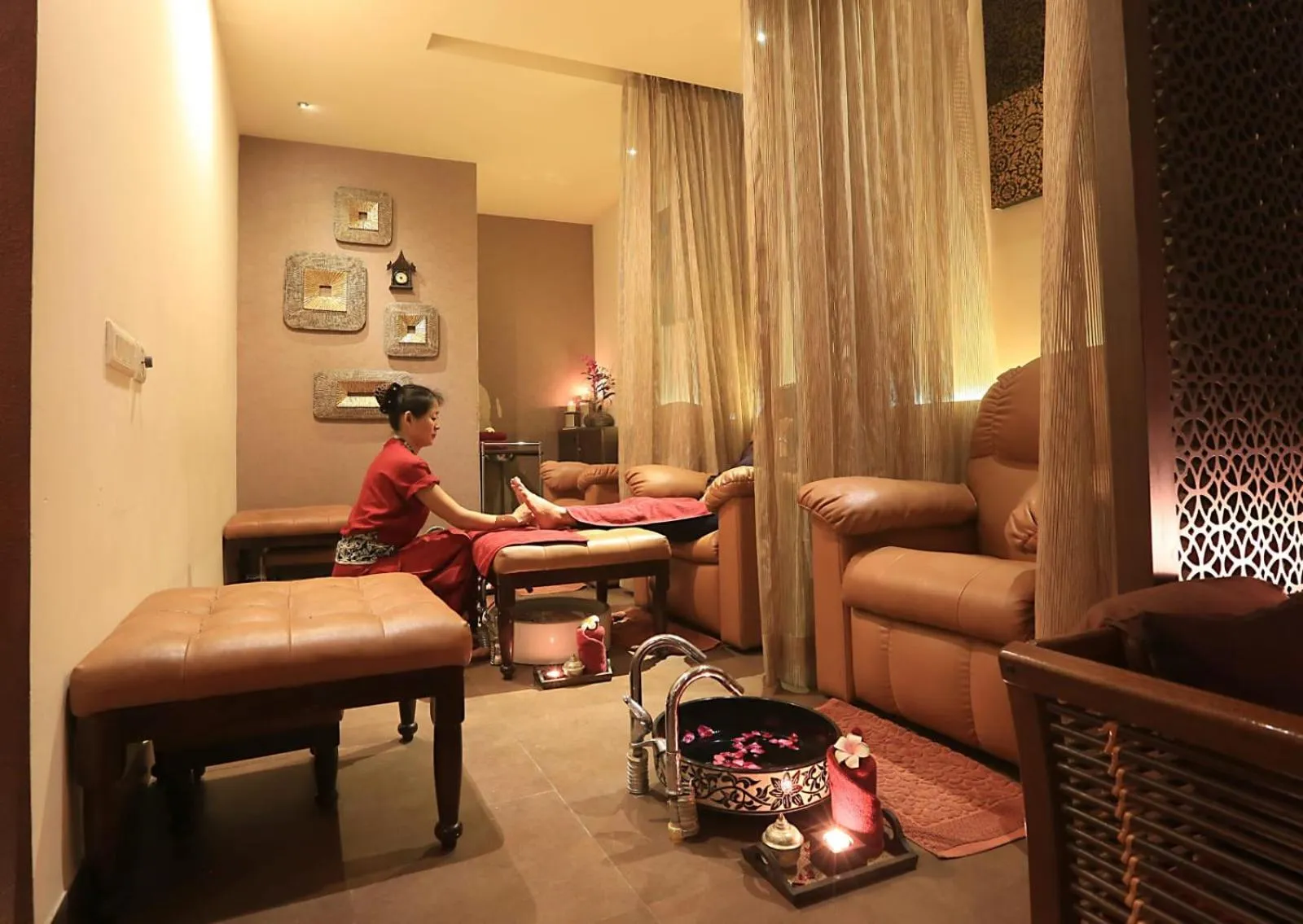 Spa and wellness centre/facilities in Hotel Aroma Suites Delhi Airport