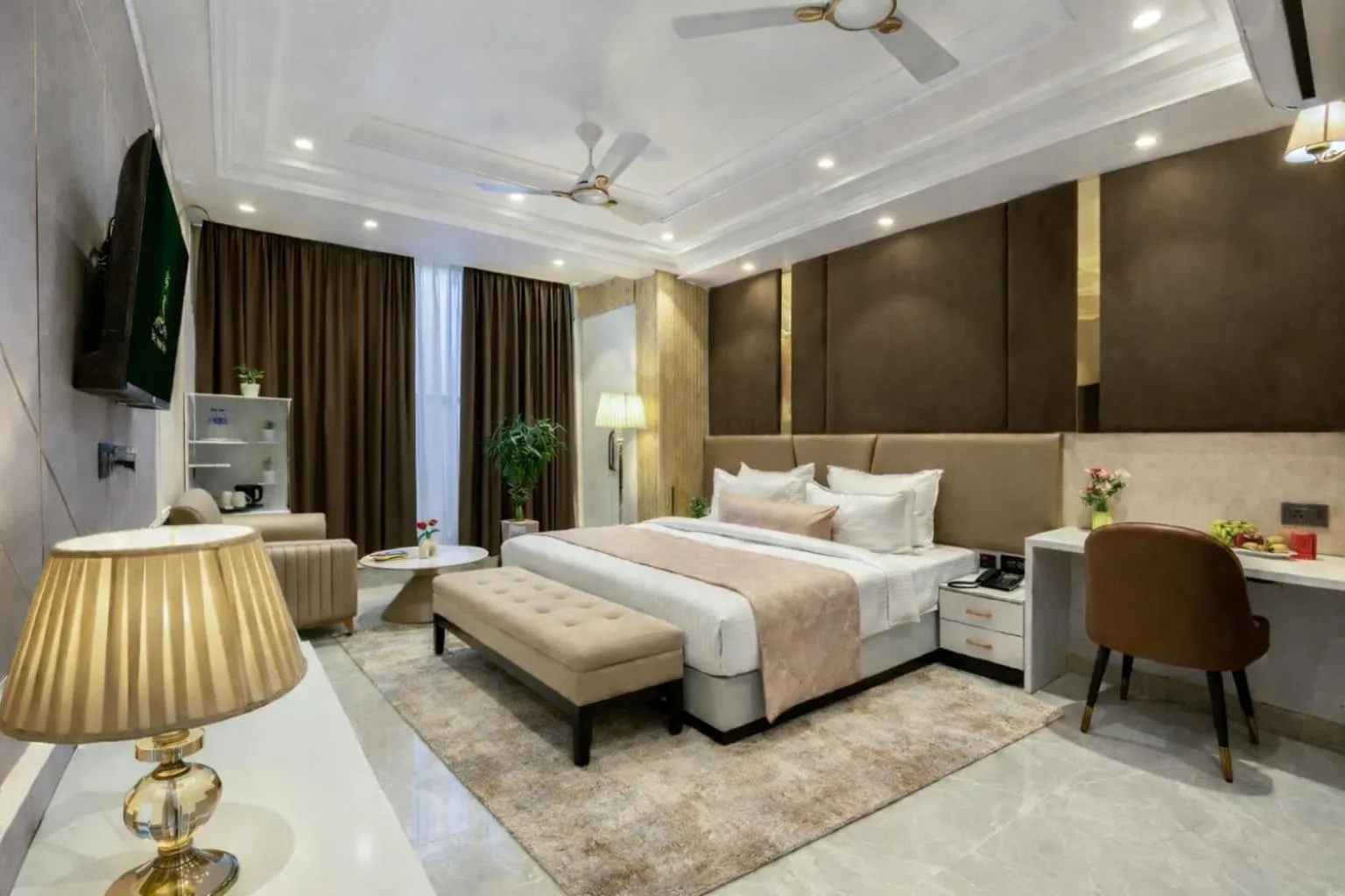 Photo of the whole room, Bed in Hotel Aroma Suites Delhi Airport