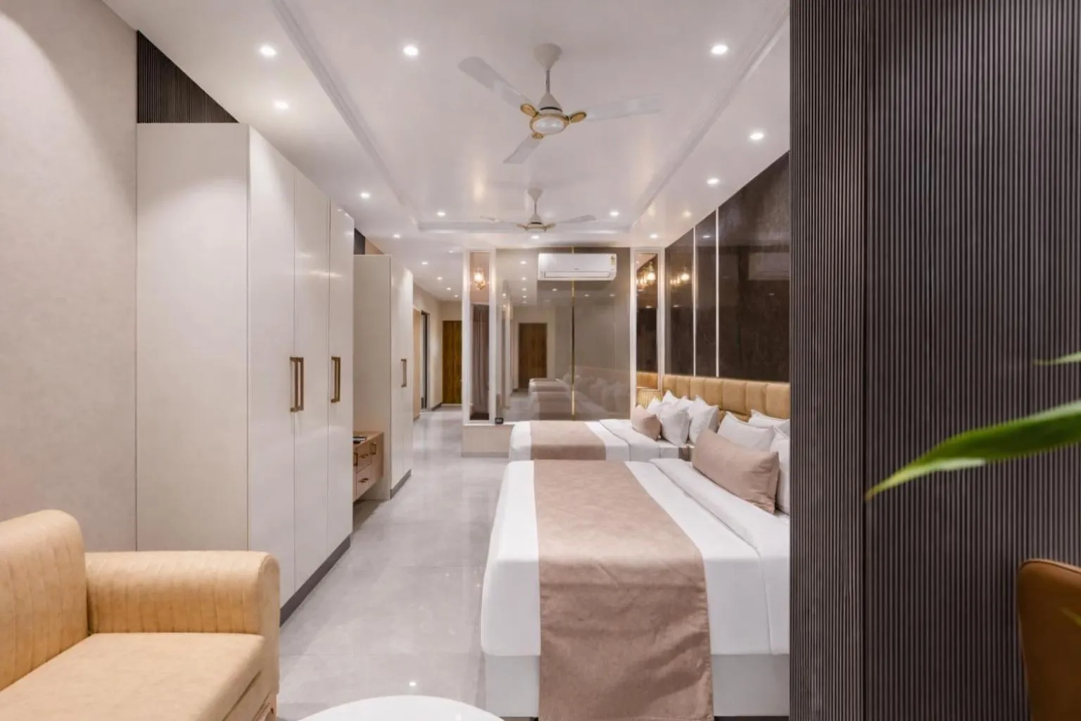 Photo of the whole room, Bed in Hotel Aroma Suites Delhi Airport