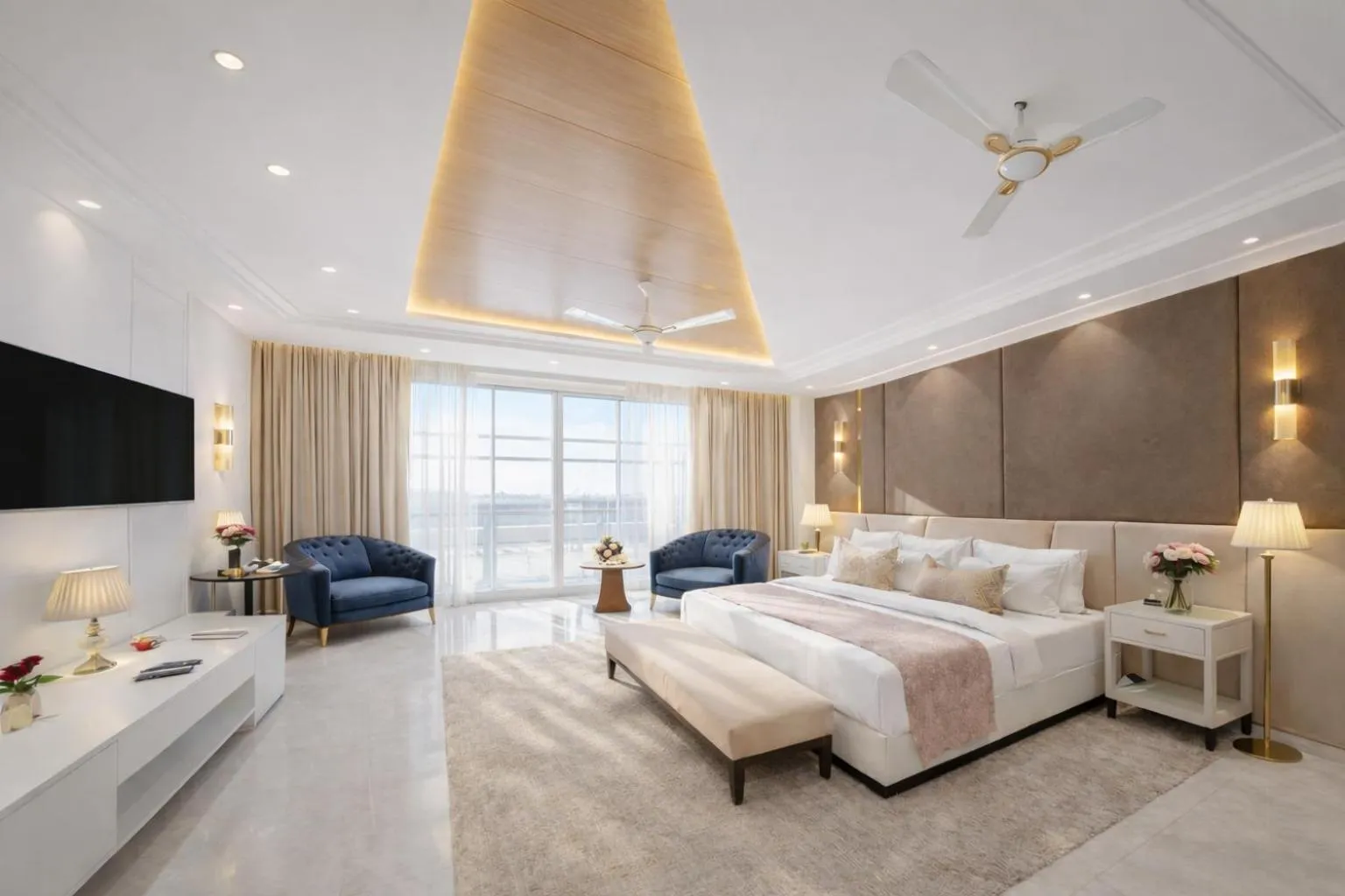 Photo of the whole room, Bed in Hotel Aroma Suites Delhi Airport