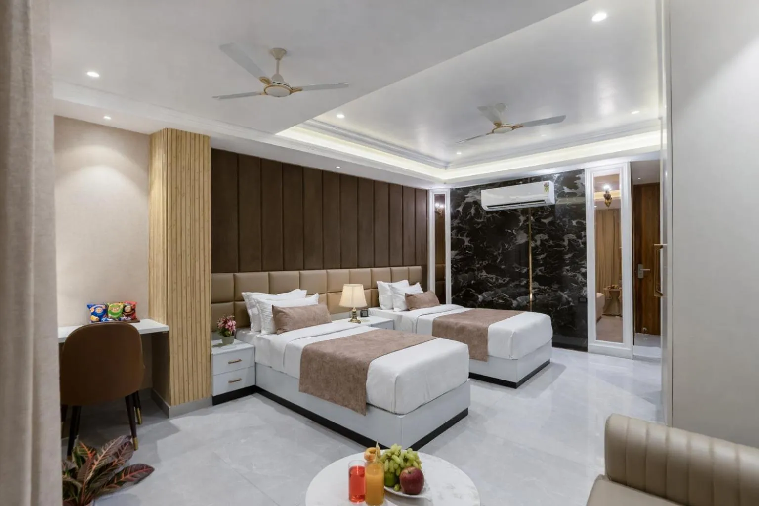 Photo of the whole room, Bed in Hotel Aroma Suites Delhi Airport