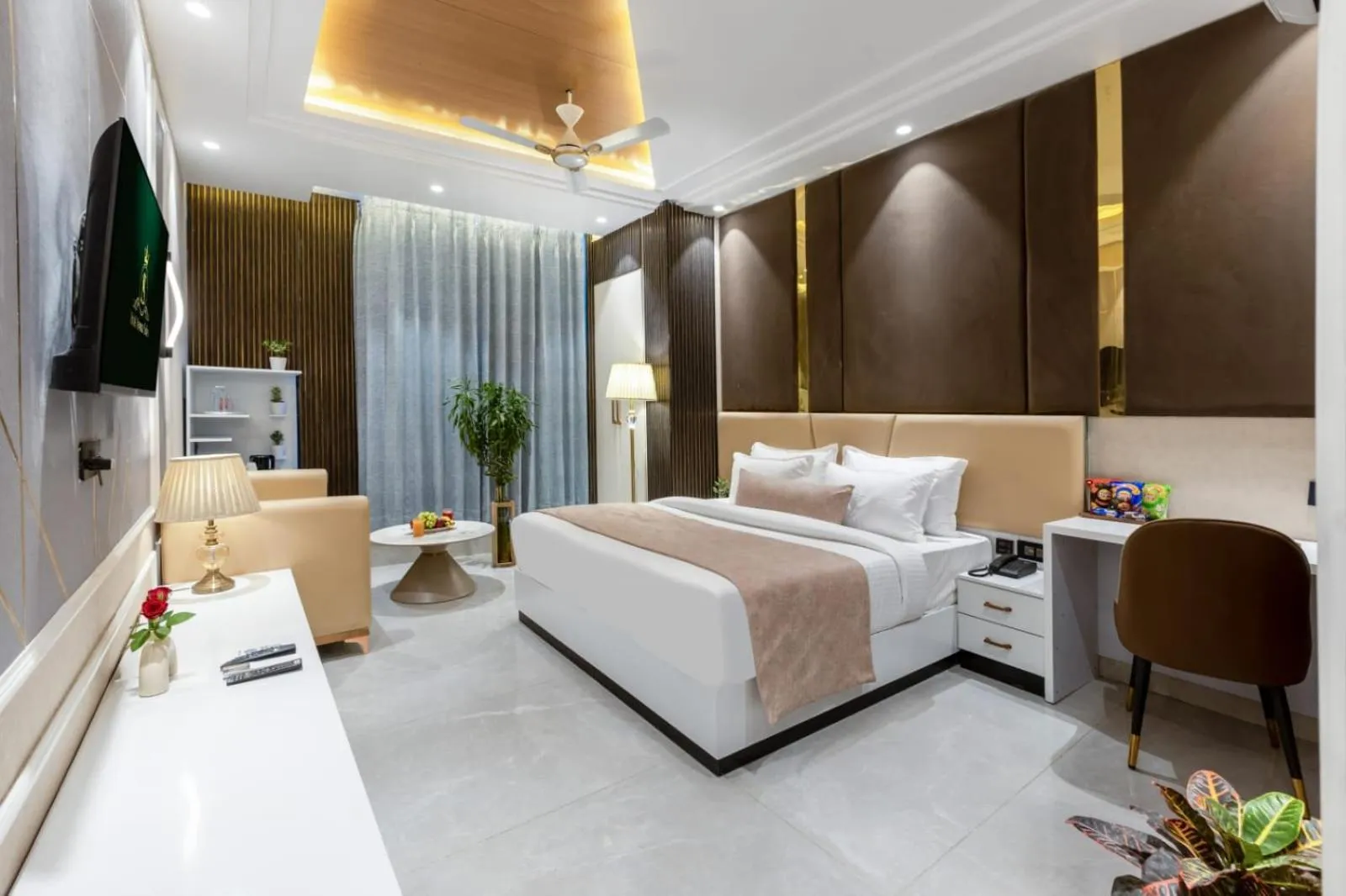 Photo of the whole room, Bed in Hotel Aroma Suites Delhi Airport