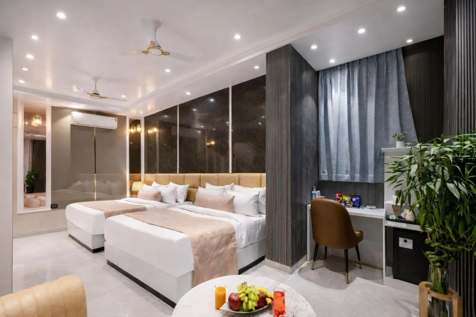 Photo of the whole room, Bed in Hotel Aroma Suites Delhi Airport