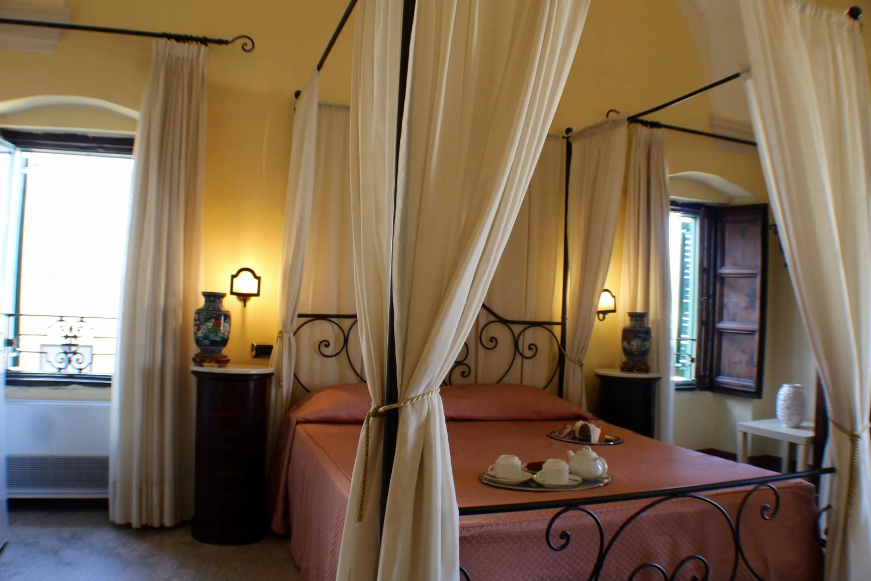 Photo of the whole room, Bed in Palazzo Senape De Pace