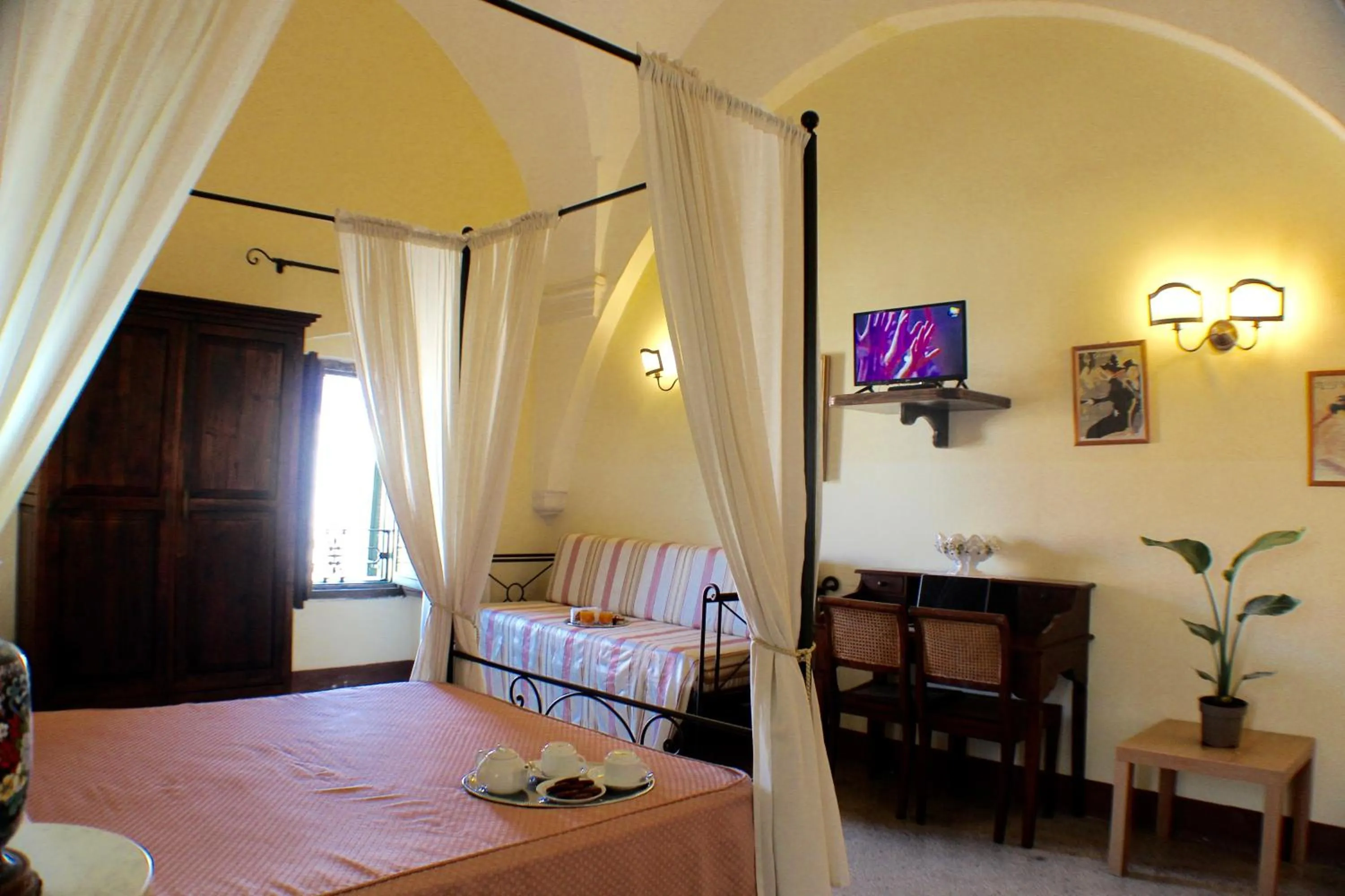 Photo of the whole room, Bed in Palazzo Senape De Pace