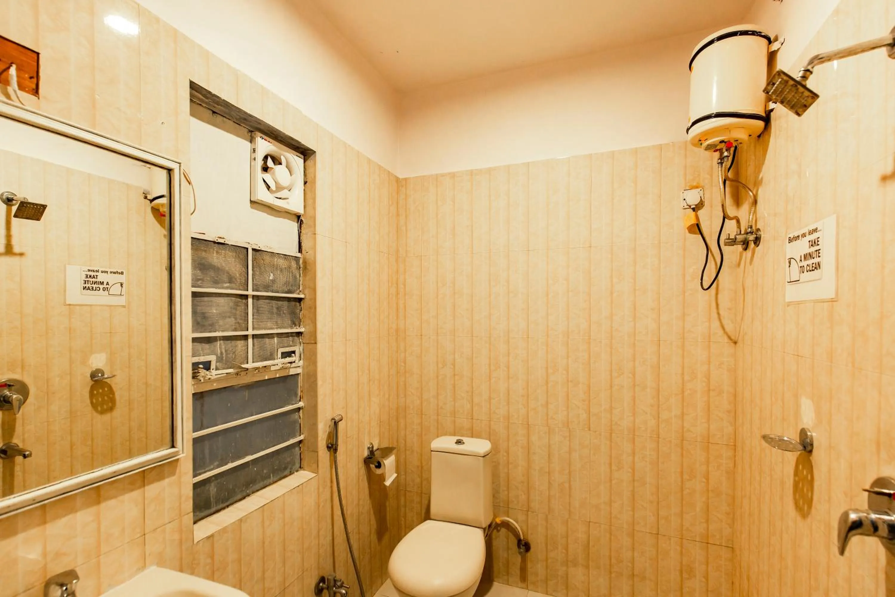 Bathroom in goSTOPS Lite Jaipur