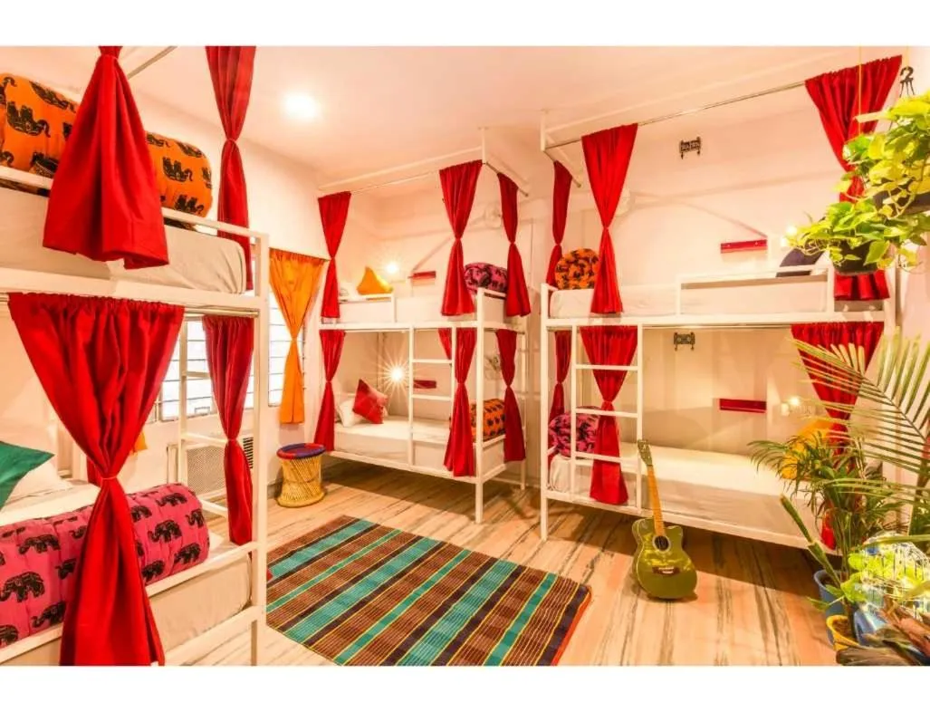 Bed in goSTOPS Lite Jaipur