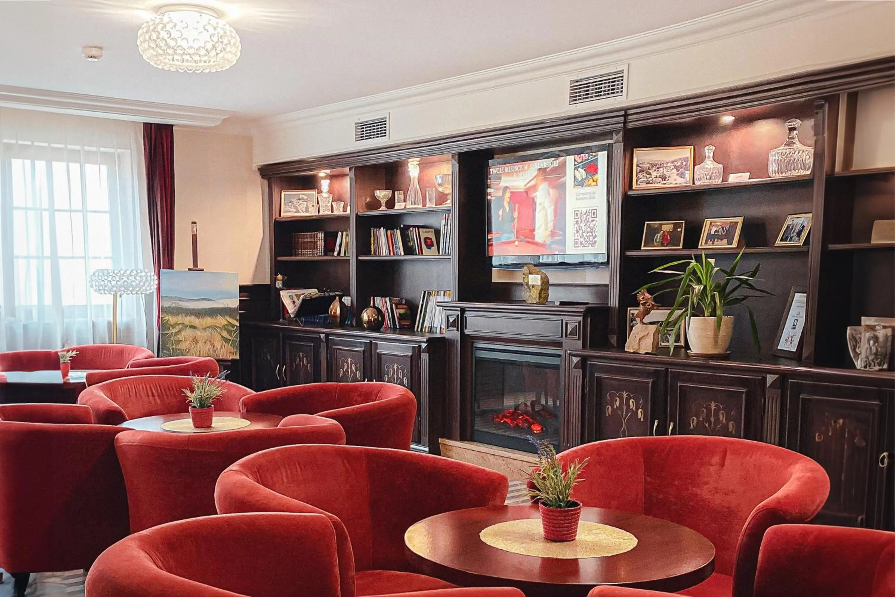 Library in Hotel Kryształ Conference & Spa