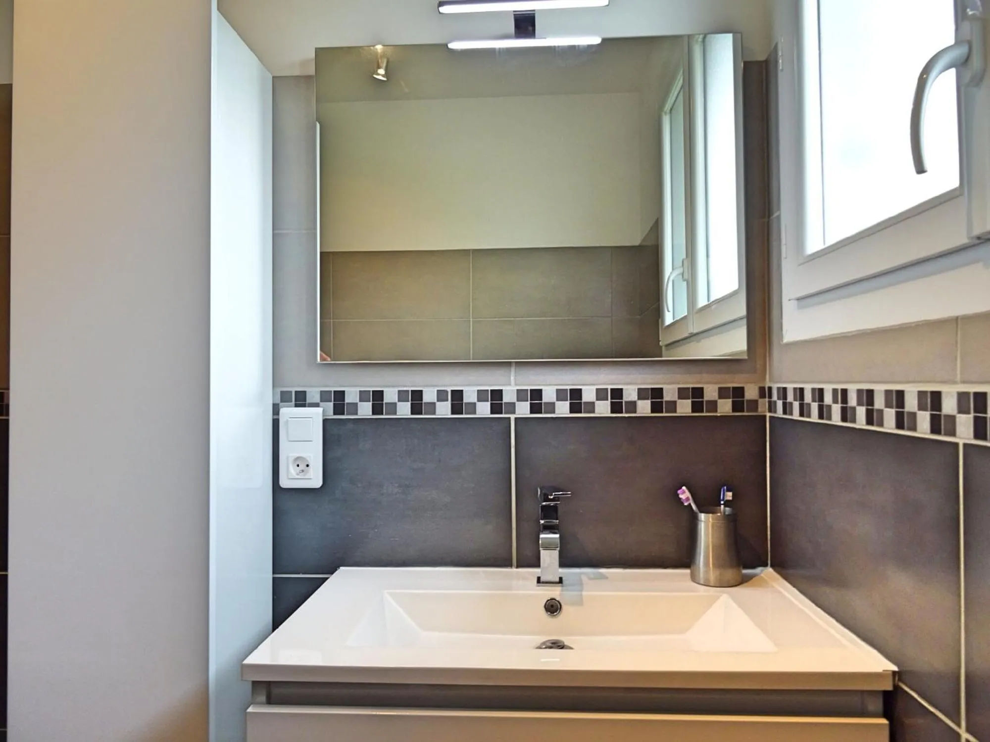 Bathroom in Locations Avec Jardins Privatifs