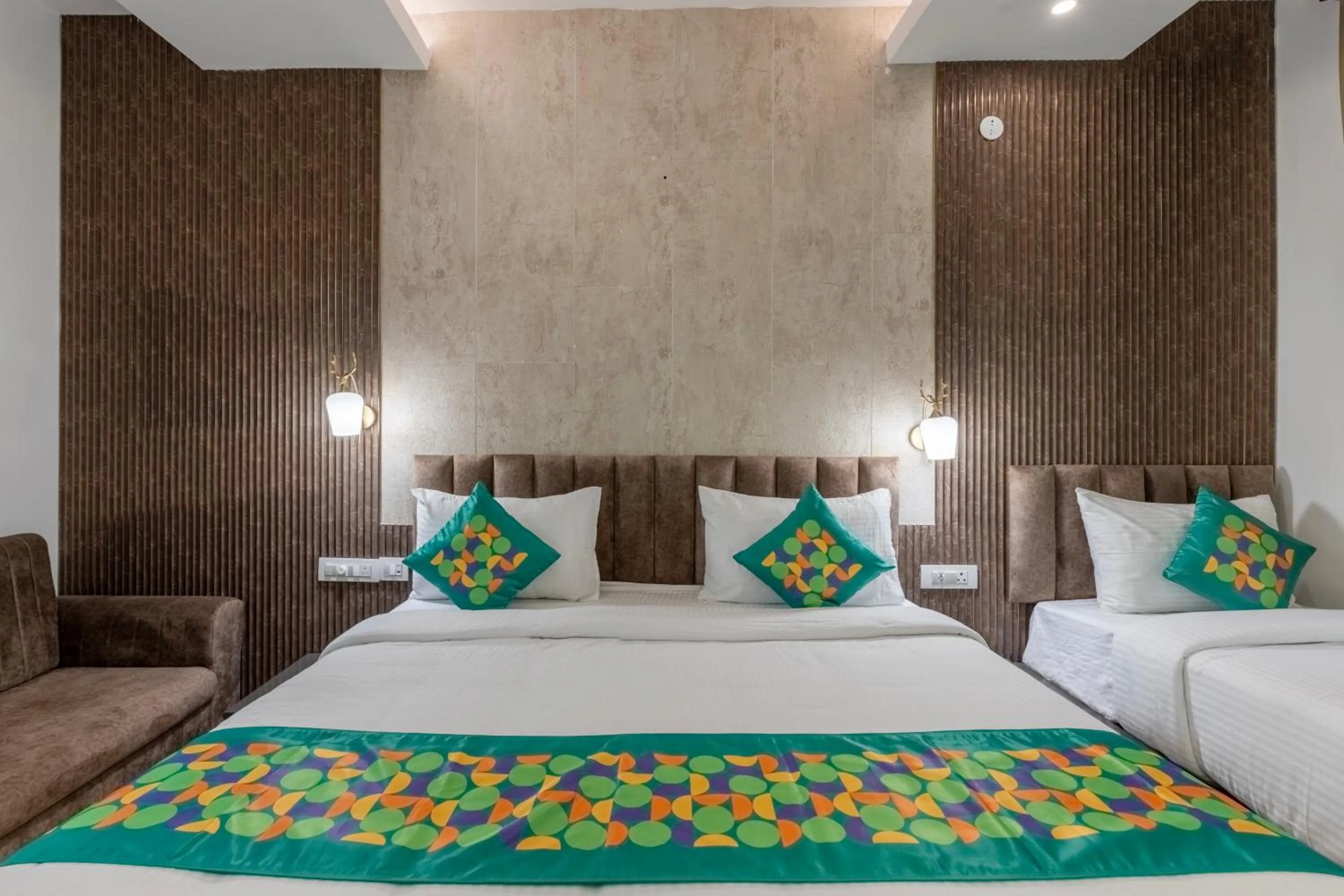 Bedroom, Bed in Treebo Premium Emerald Dove