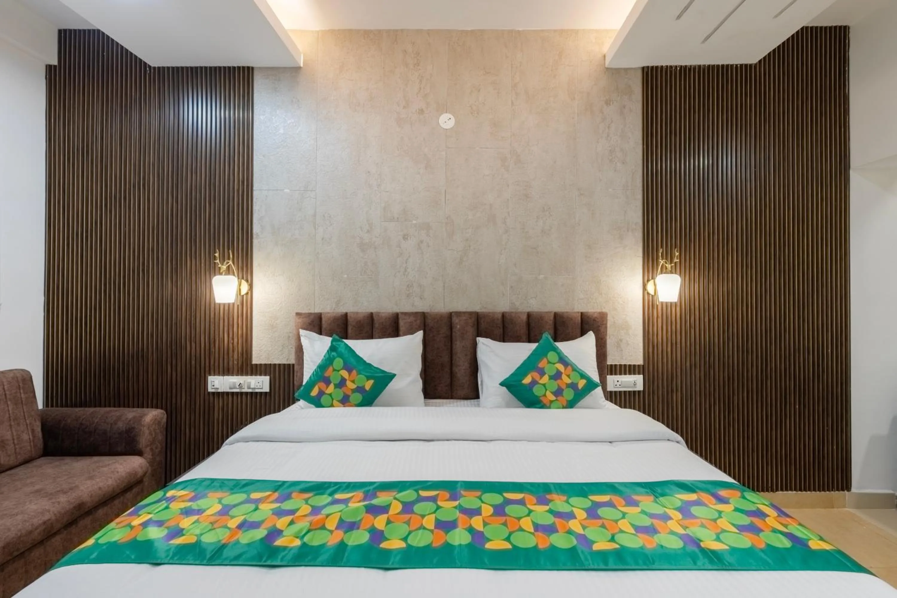 Bedroom, Bed in Treebo Premium Emerald Dove