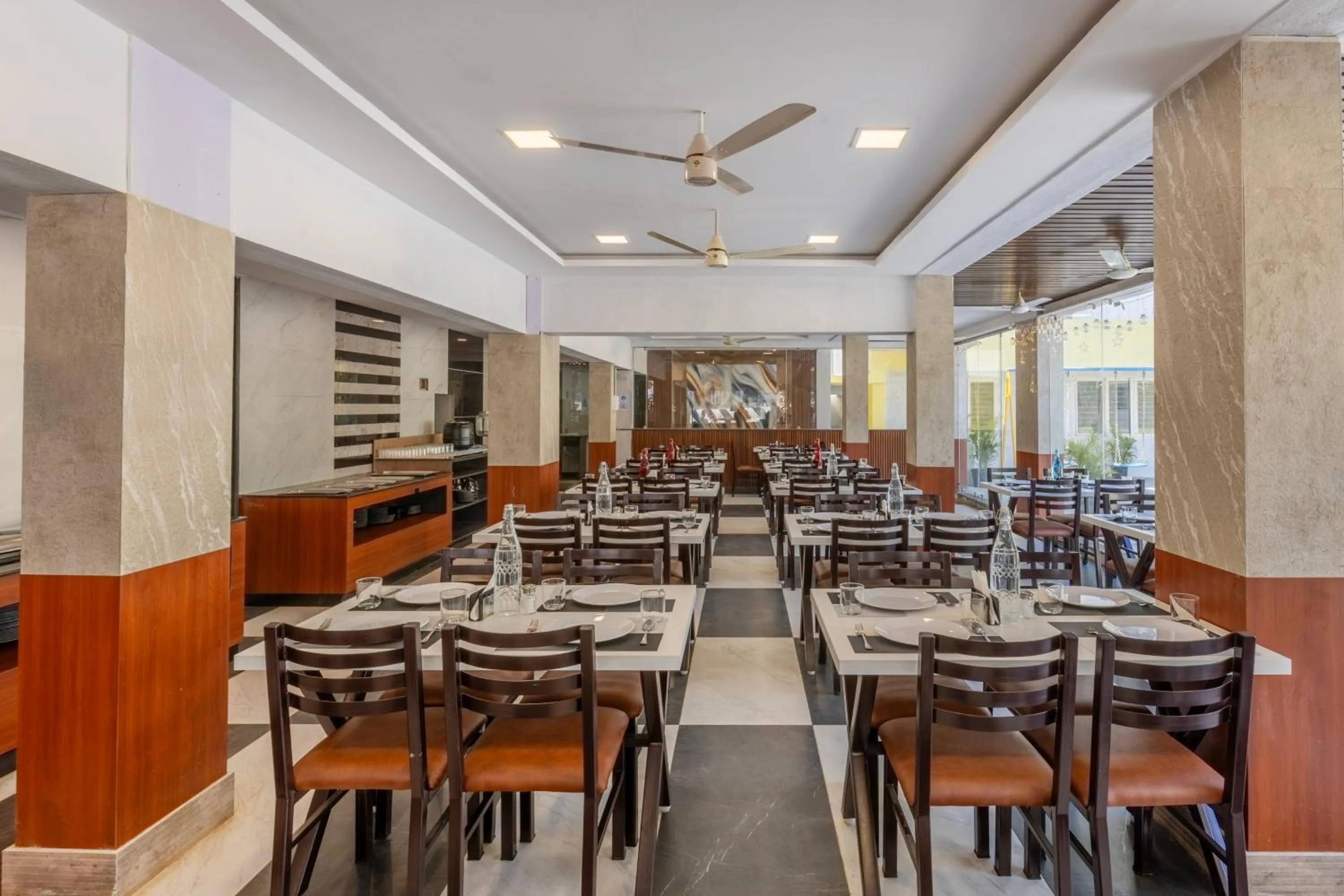 Restaurant/places to eat in Treebo Premium Emerald Dove