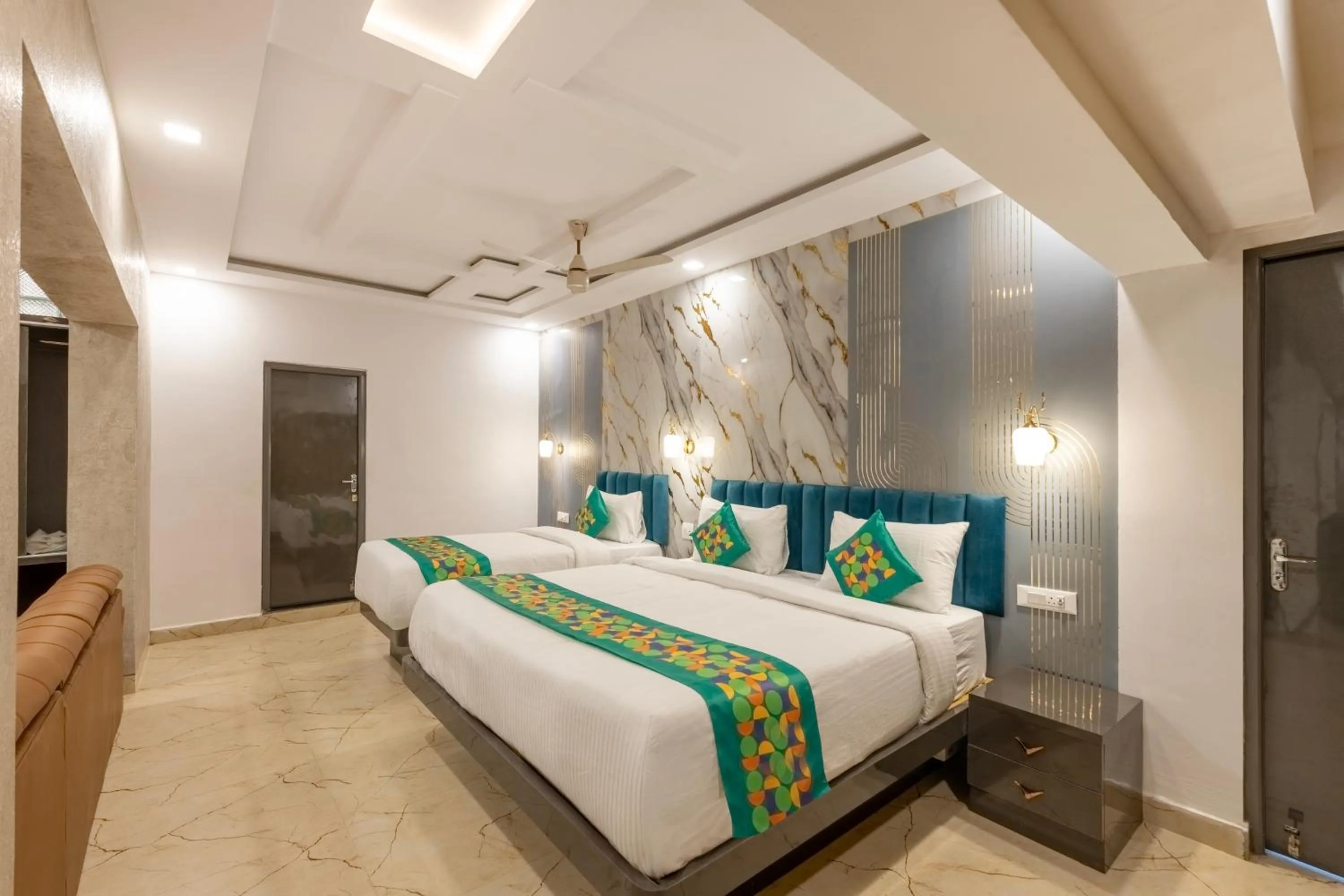 Bedroom, Bed in Treebo Premium Emerald Dove