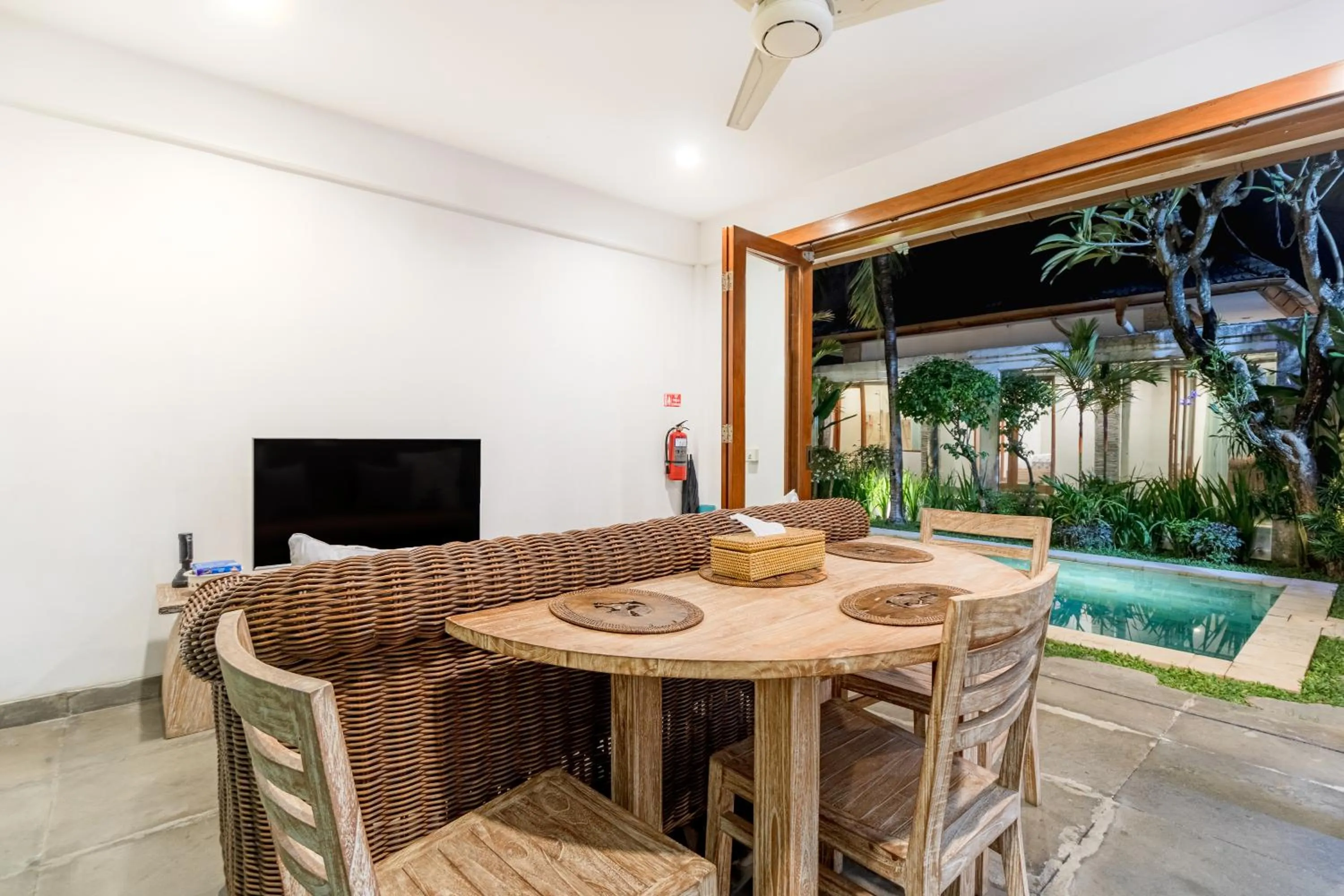 Communal lounge/ TV room in Two Lizards Beach Villas