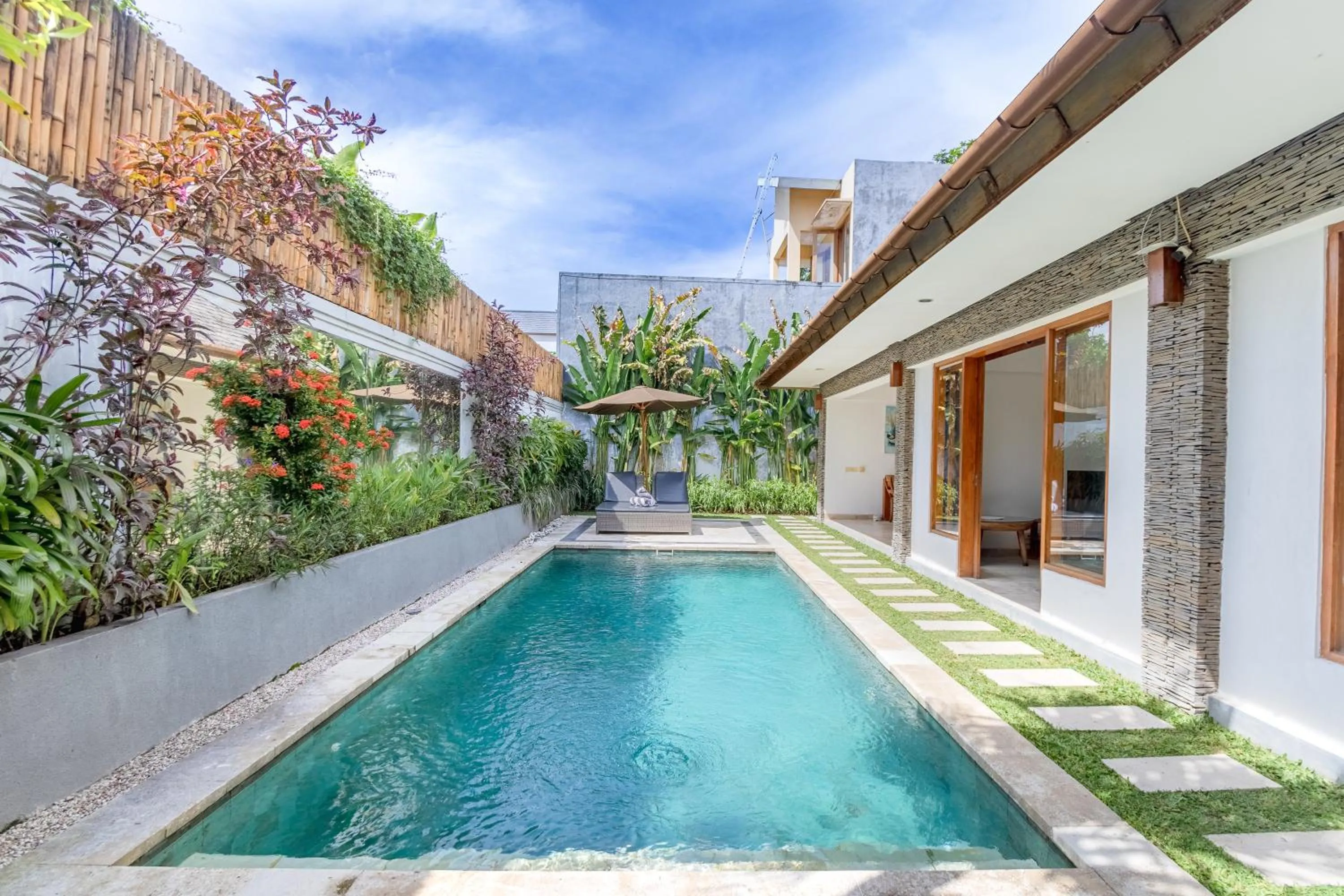 Property building in Two Lizards Beach Villas