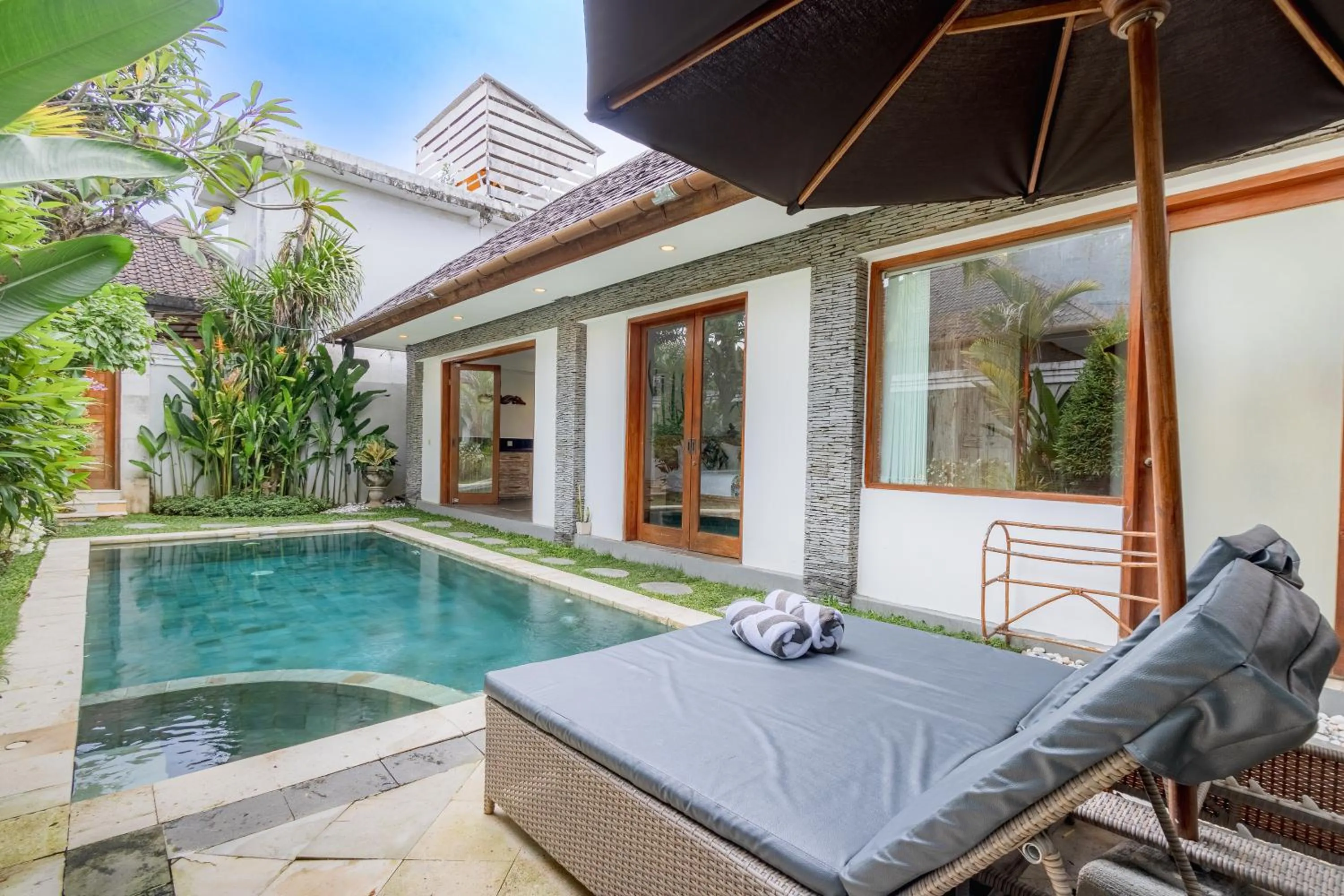 Property building in Two Lizards Beach Villas