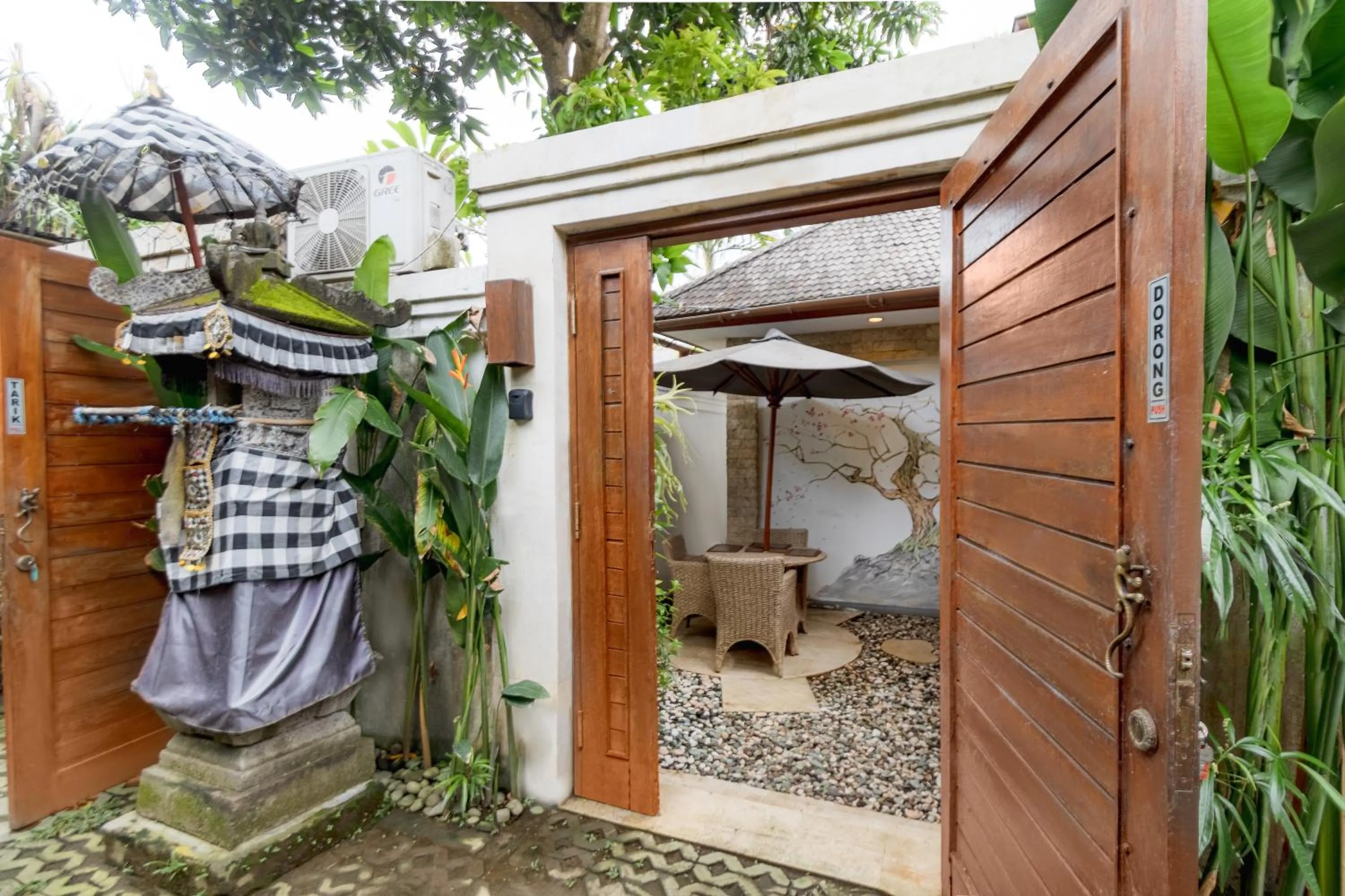 Property building in Two Lizards Beach Villas