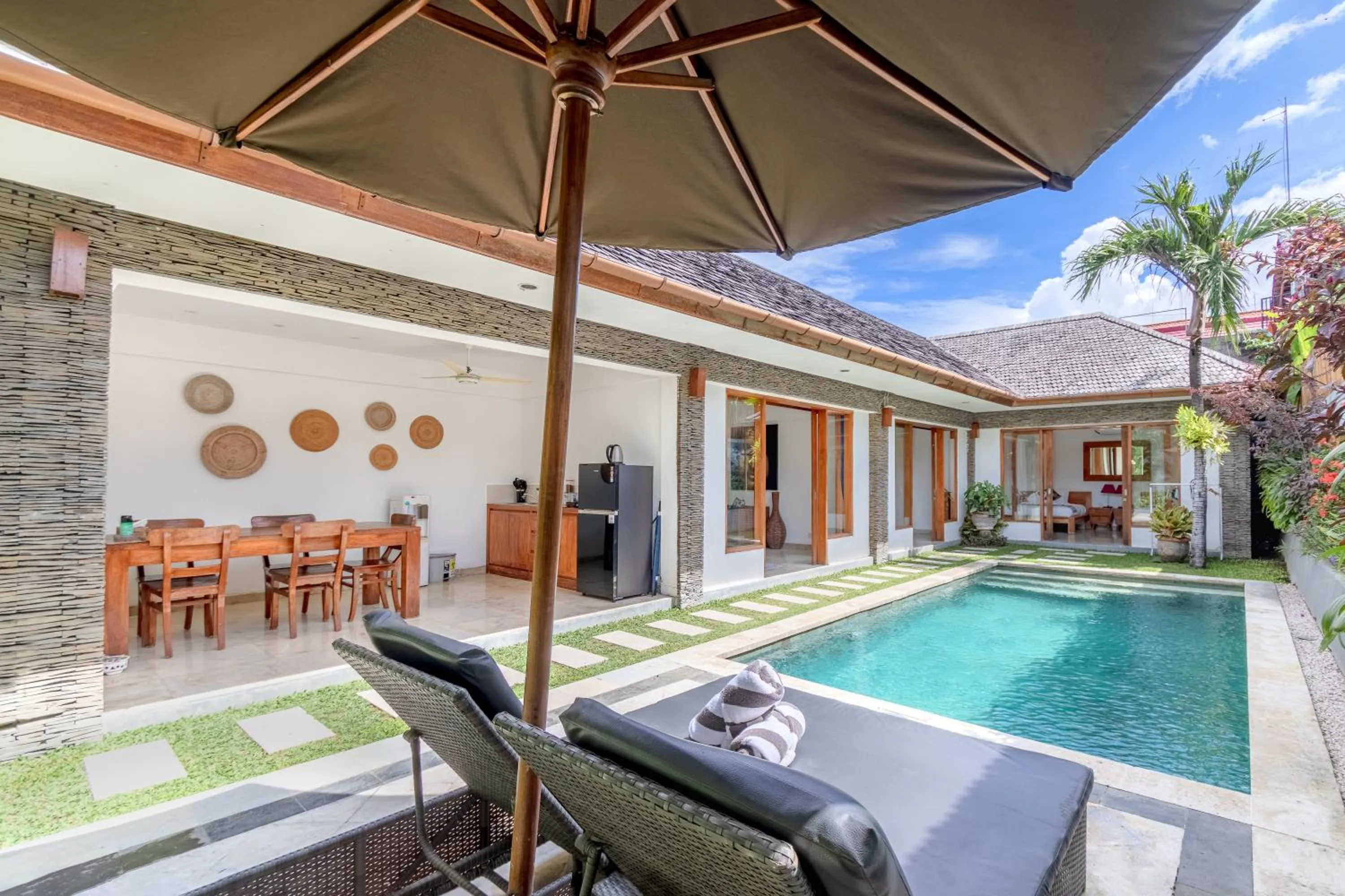 Property building in Two Lizards Beach Villas