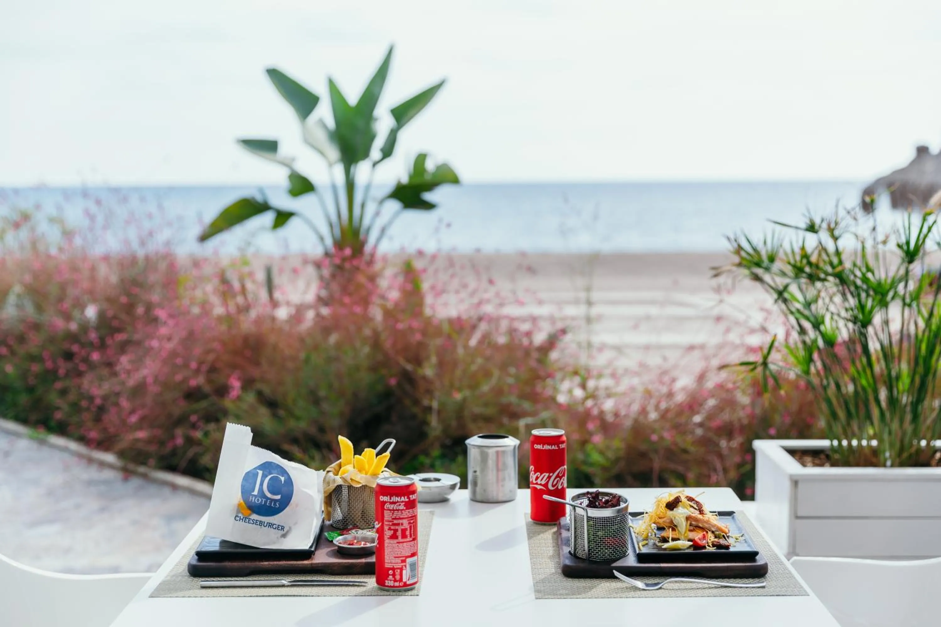 Restaurant/places to eat in IC Hotels Green Palace & Villas