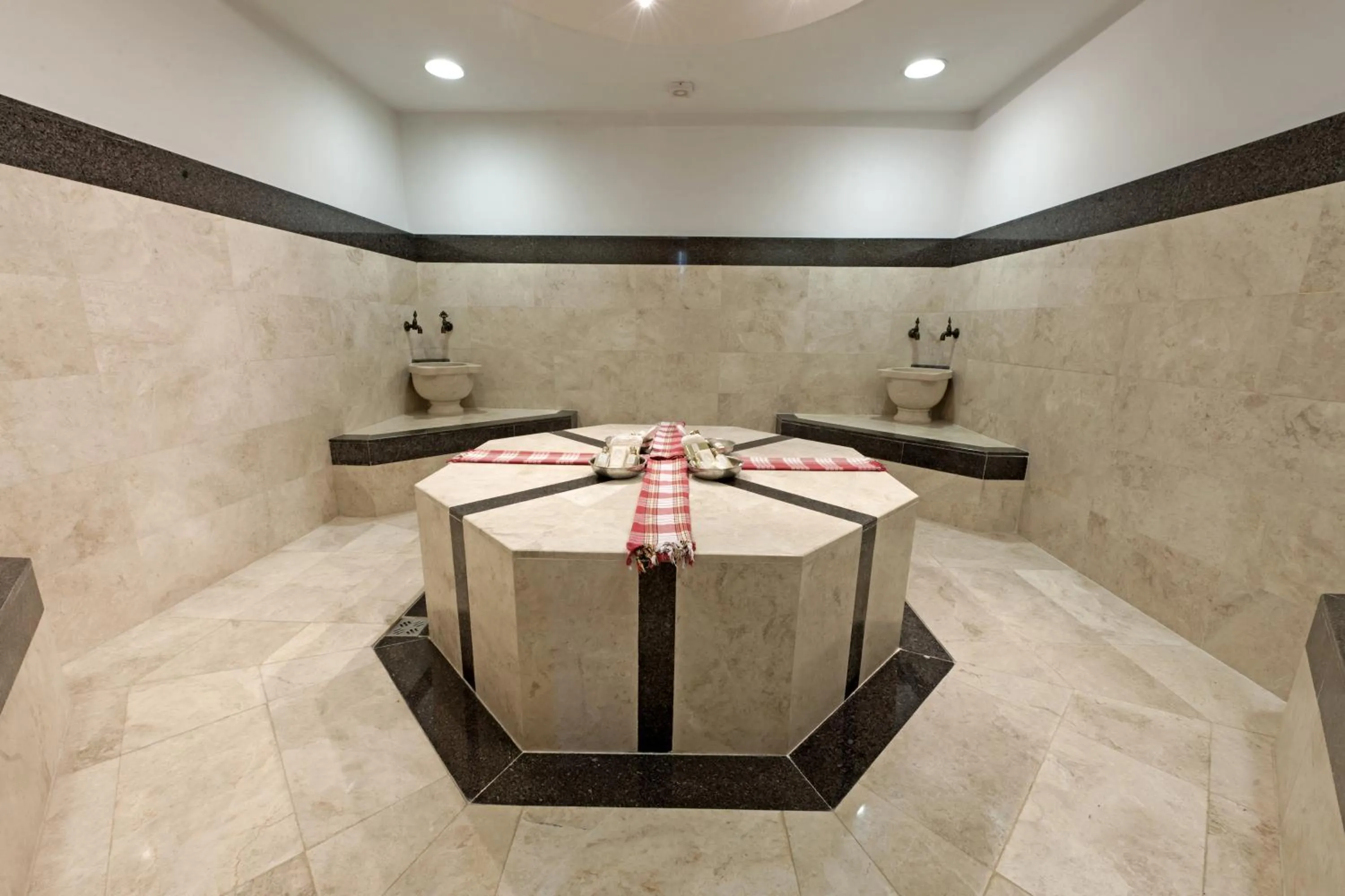 Spa and wellness centre/facilities in IC Hotels Green Palace & Villas