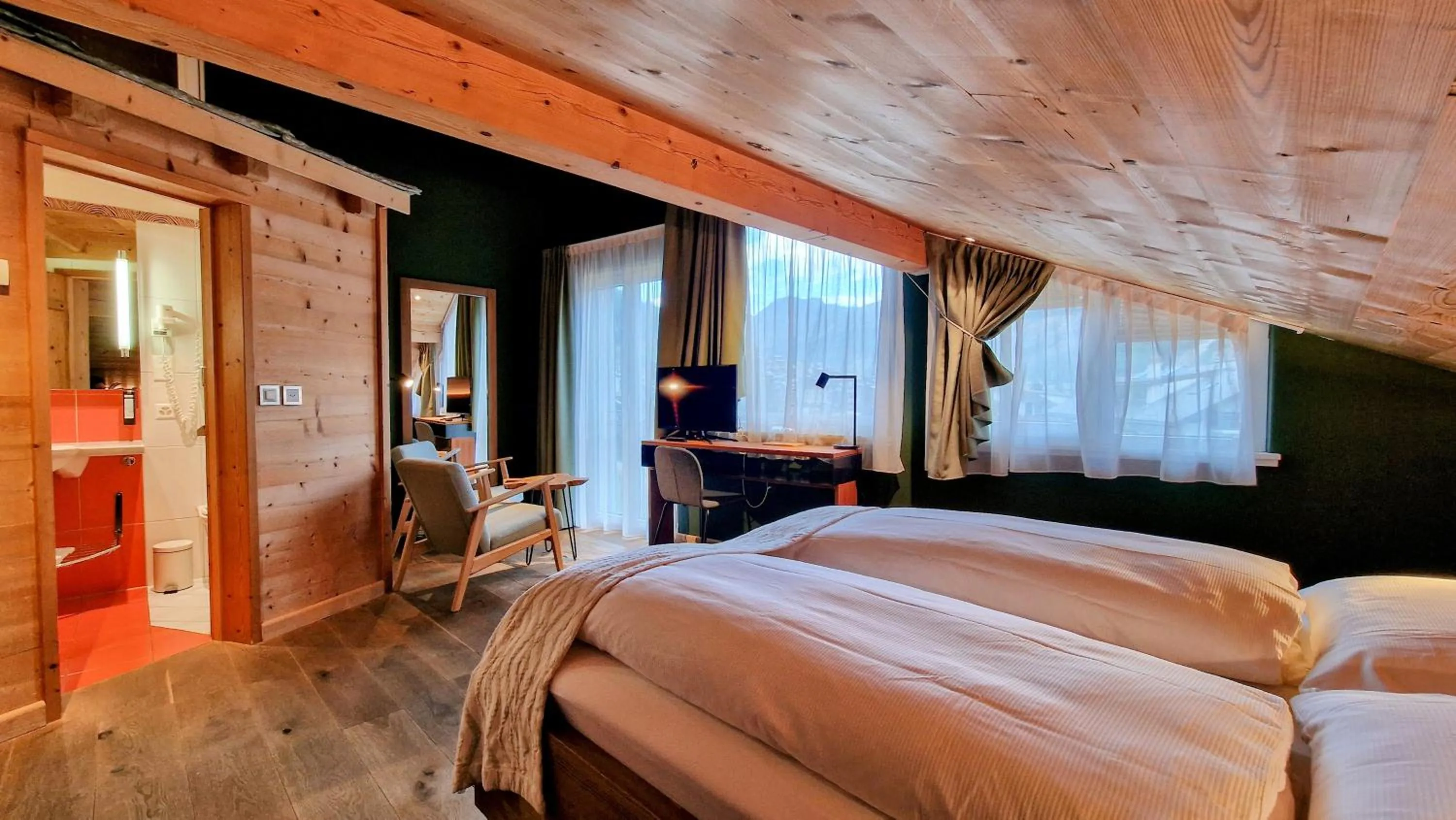 Bed in Amber Ski-in/out Hotel & Spa