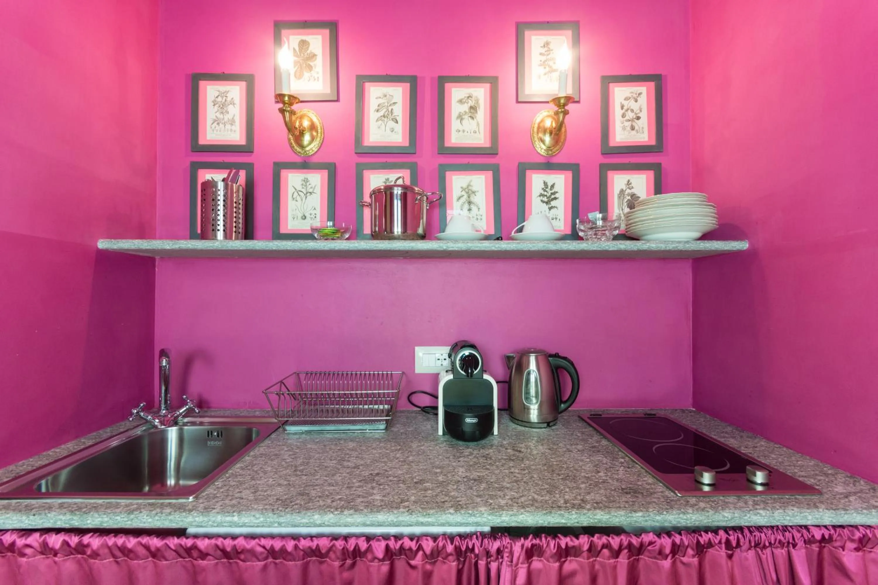 Kitchen or kitchenette in Porta Palace Apartments