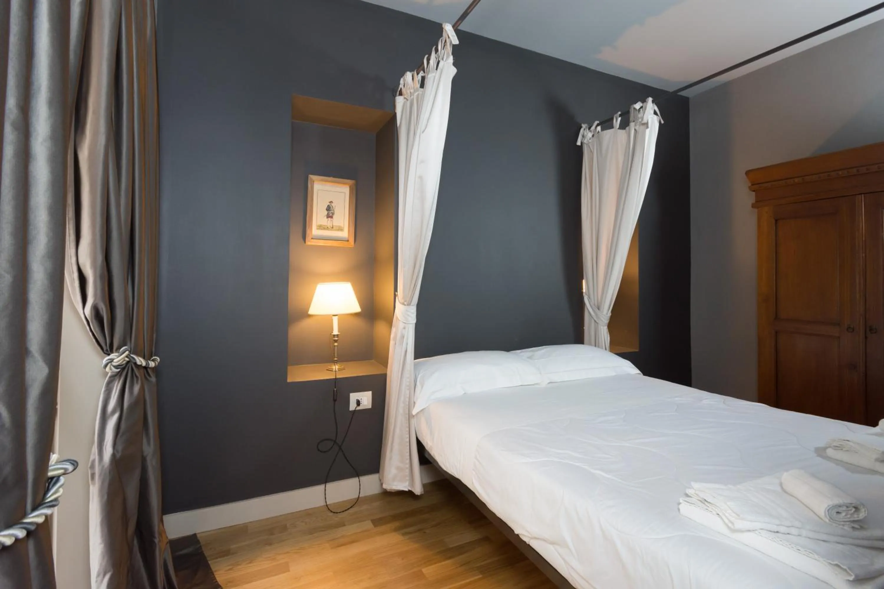 Bedroom, Bed in Porta Palace Apartments