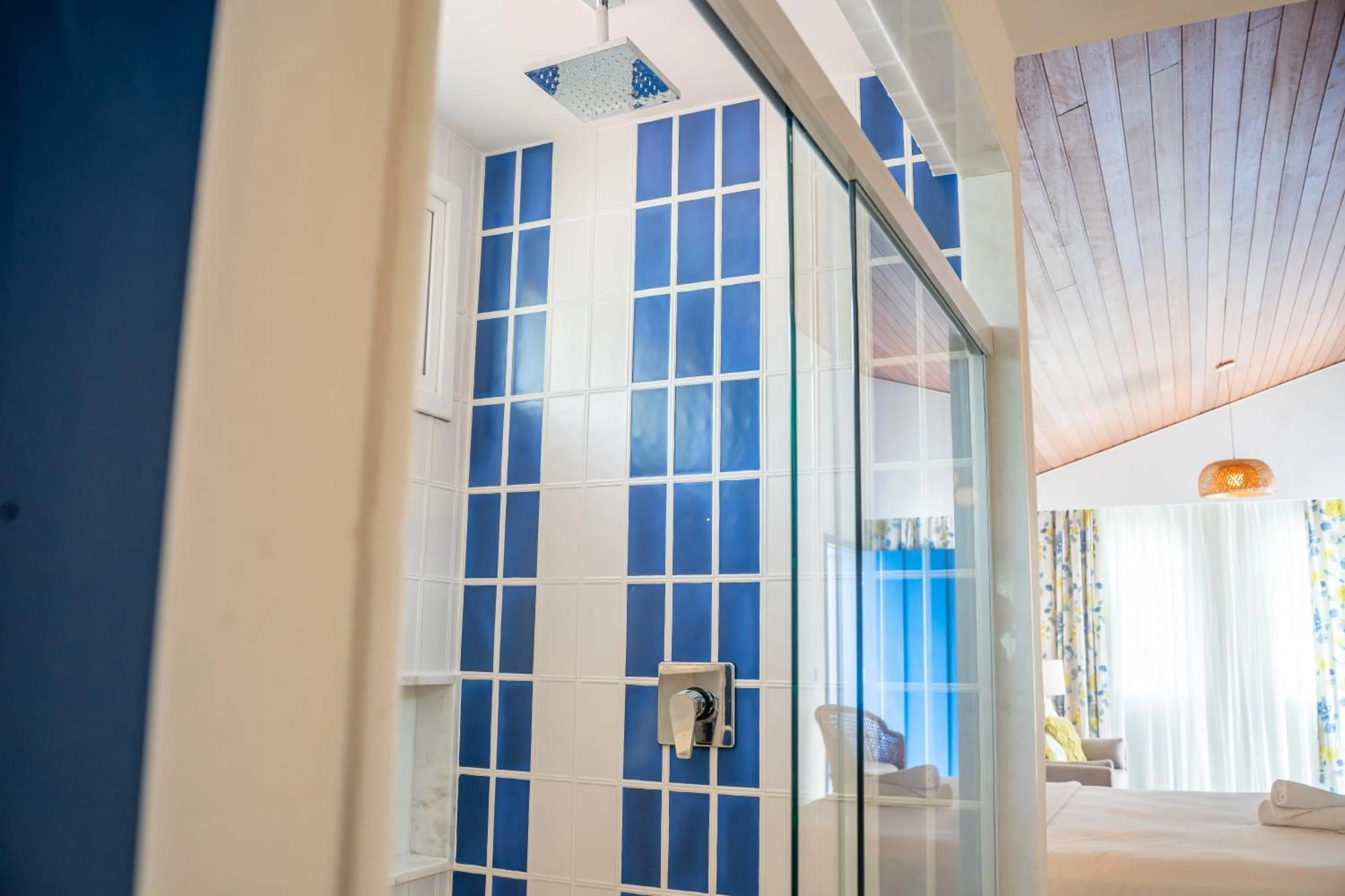 Shower in Hotel Solar do Arco