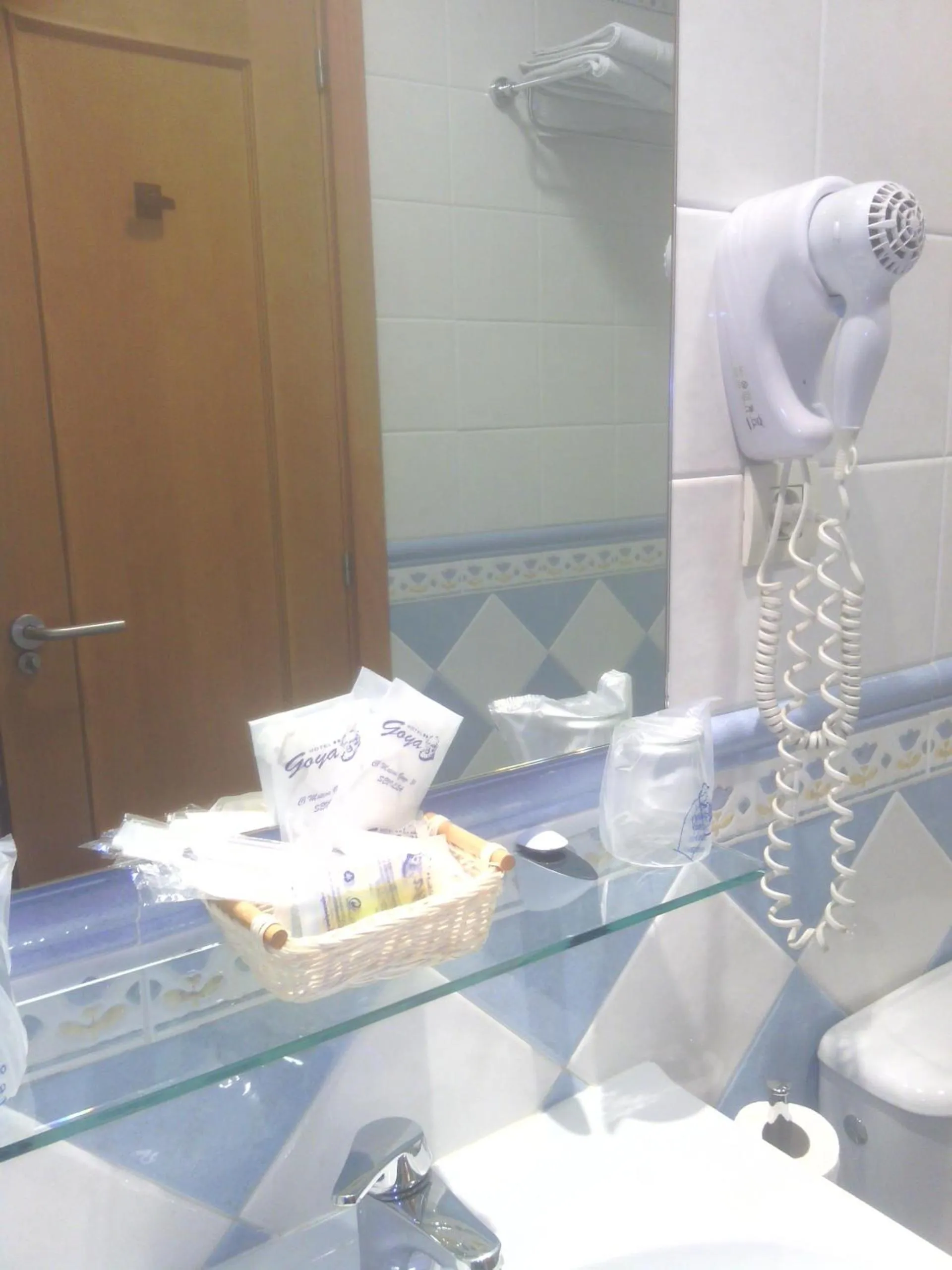 Toilet in Hotel Goya