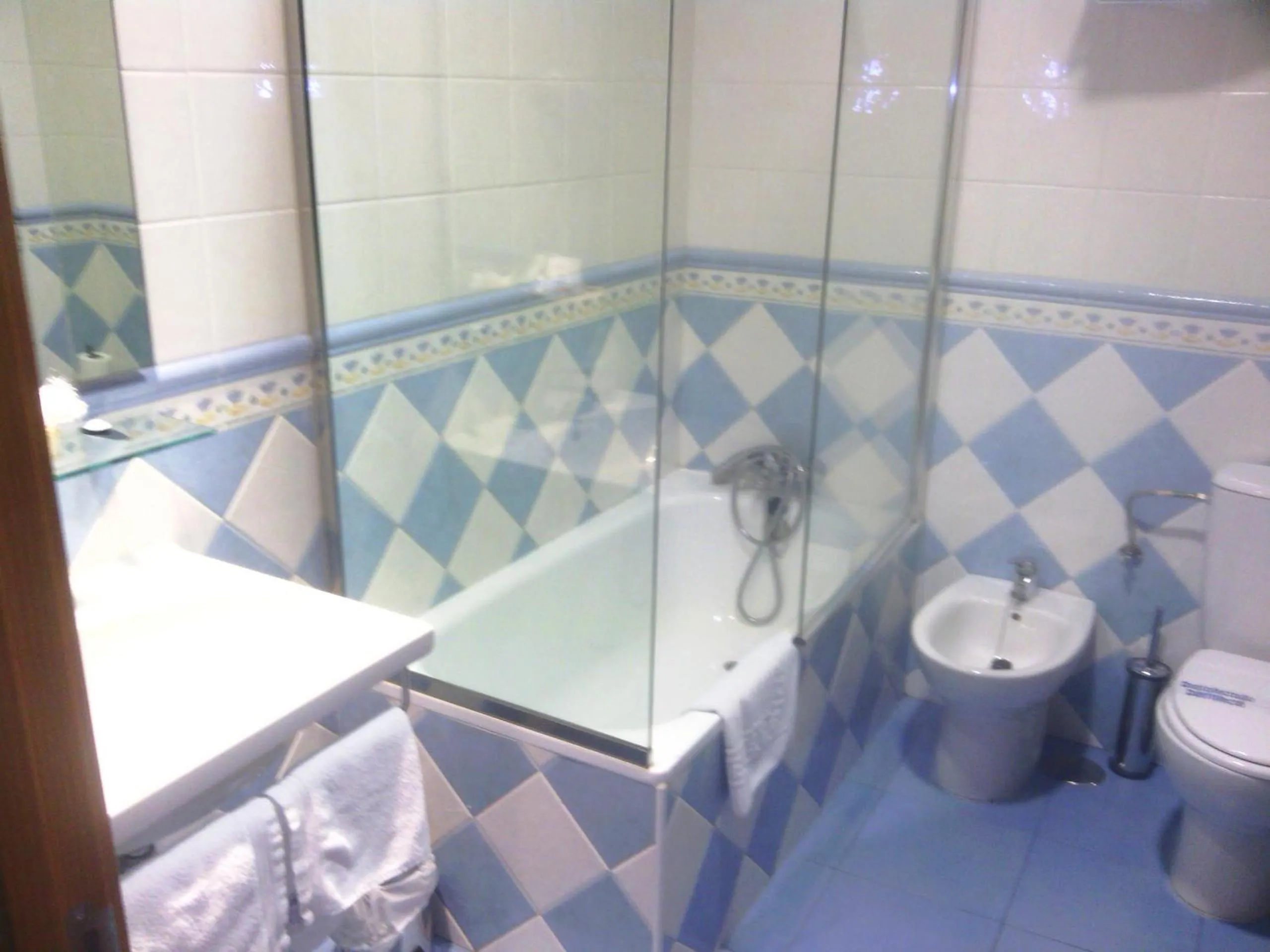 Bathroom in Hotel Goya