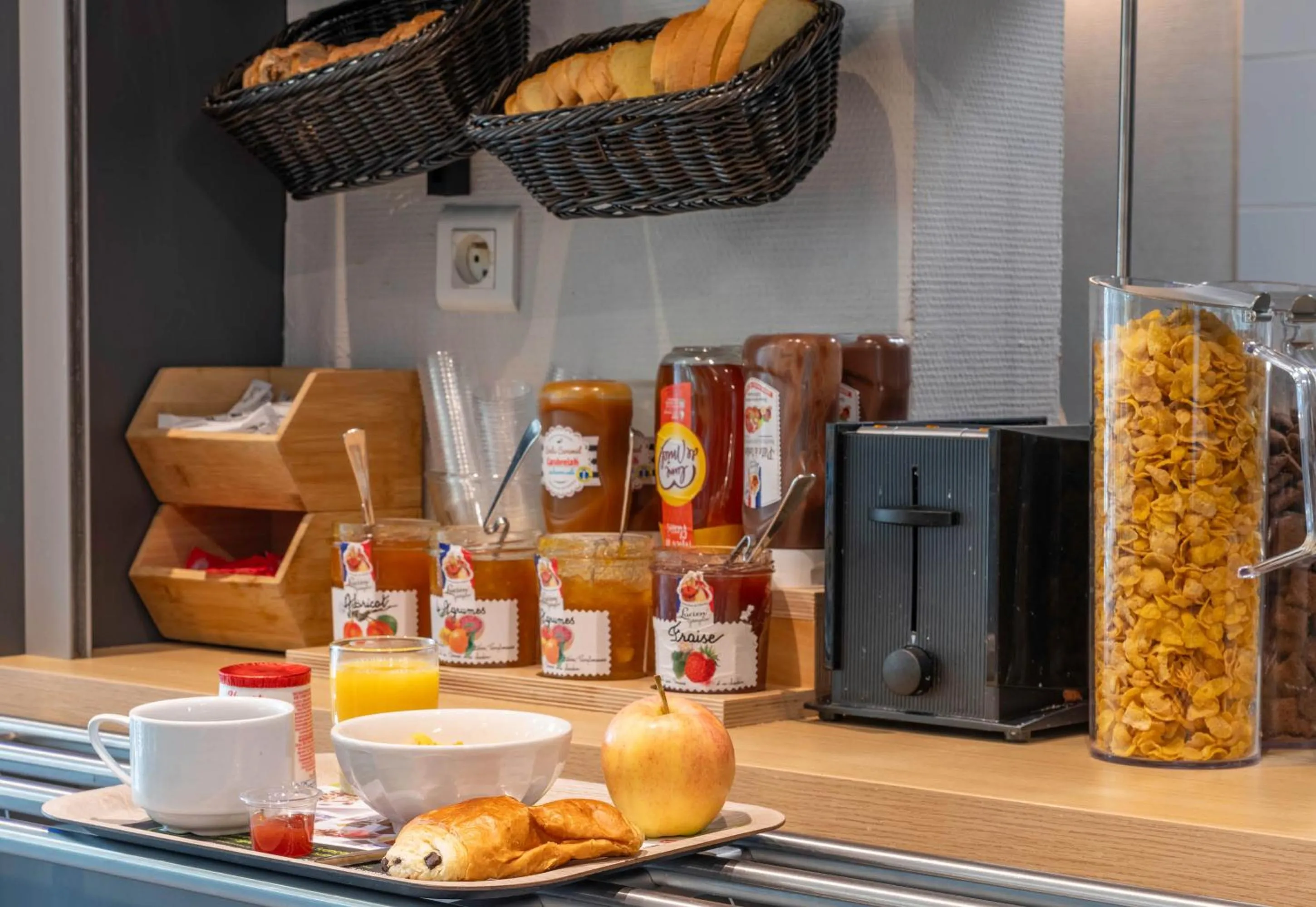 Breakfast in B&B HOTEL Amiens