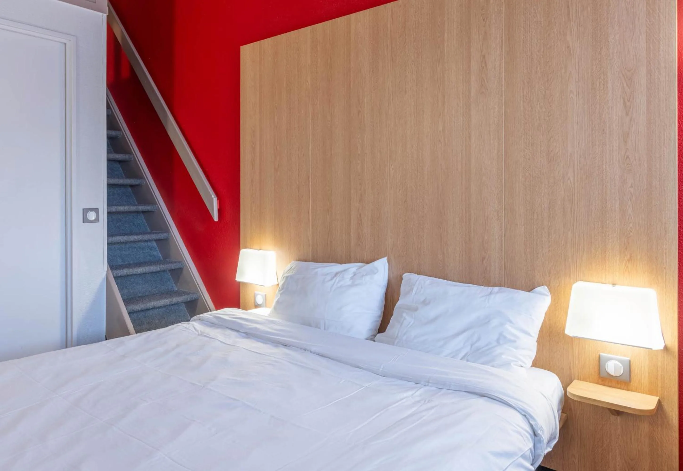 Bedroom, Bed in B&B HOTEL Amiens